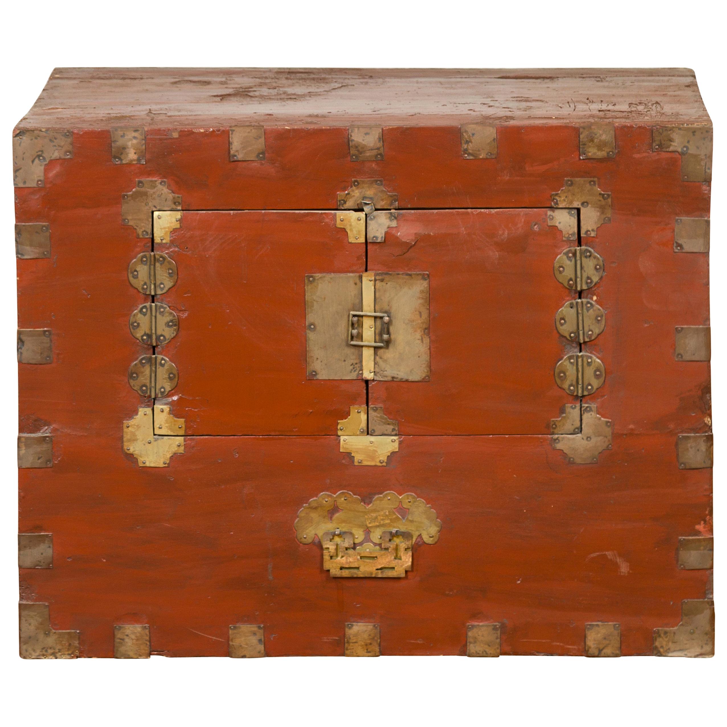 Korean Early 20th Century Chest with Double Doors and Traditional Brass Hardware For Sale