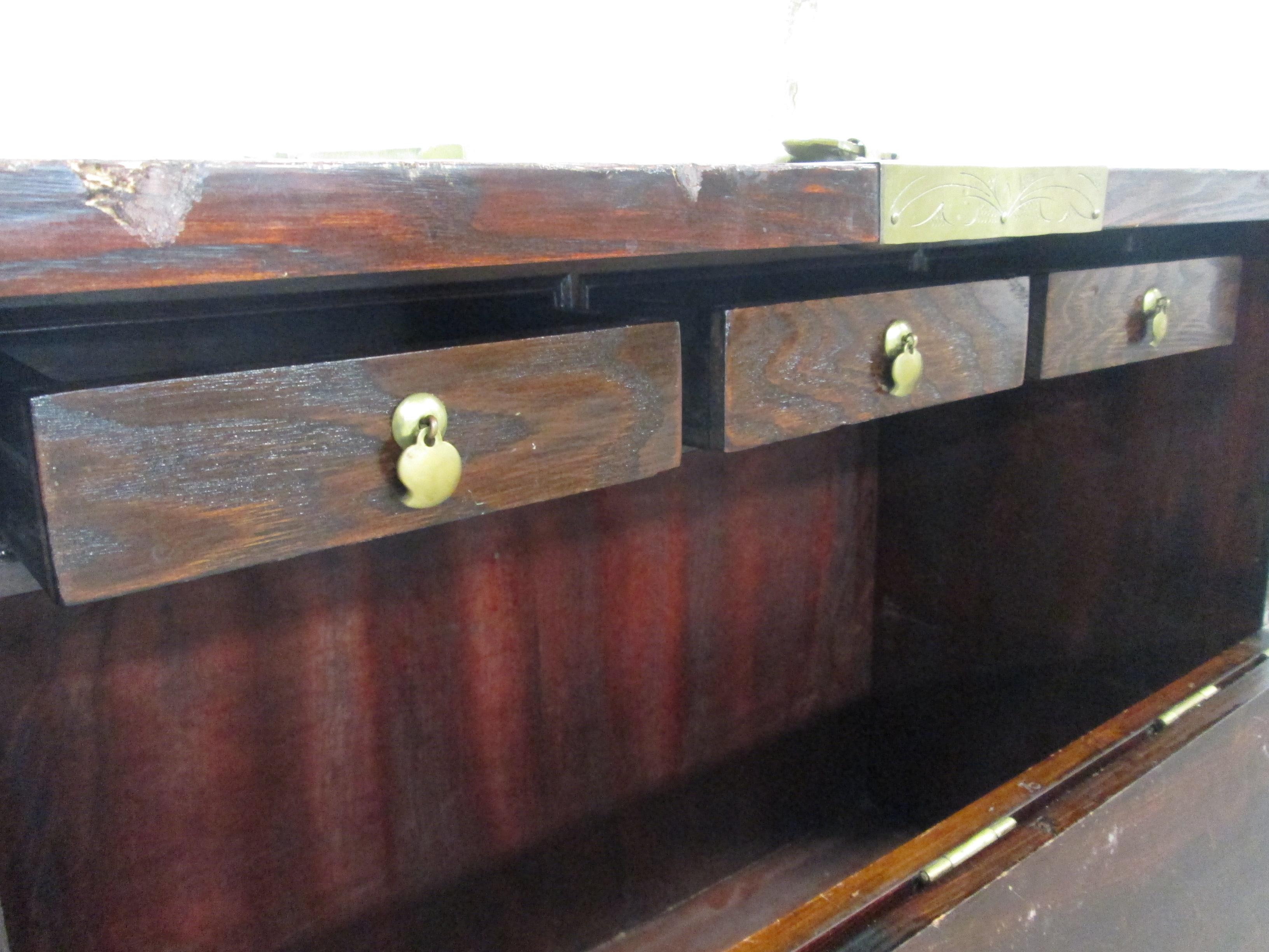 Fine XIX secolo Cassapanca Tansu in olmo coreano con ferramenta in ottone in vendita