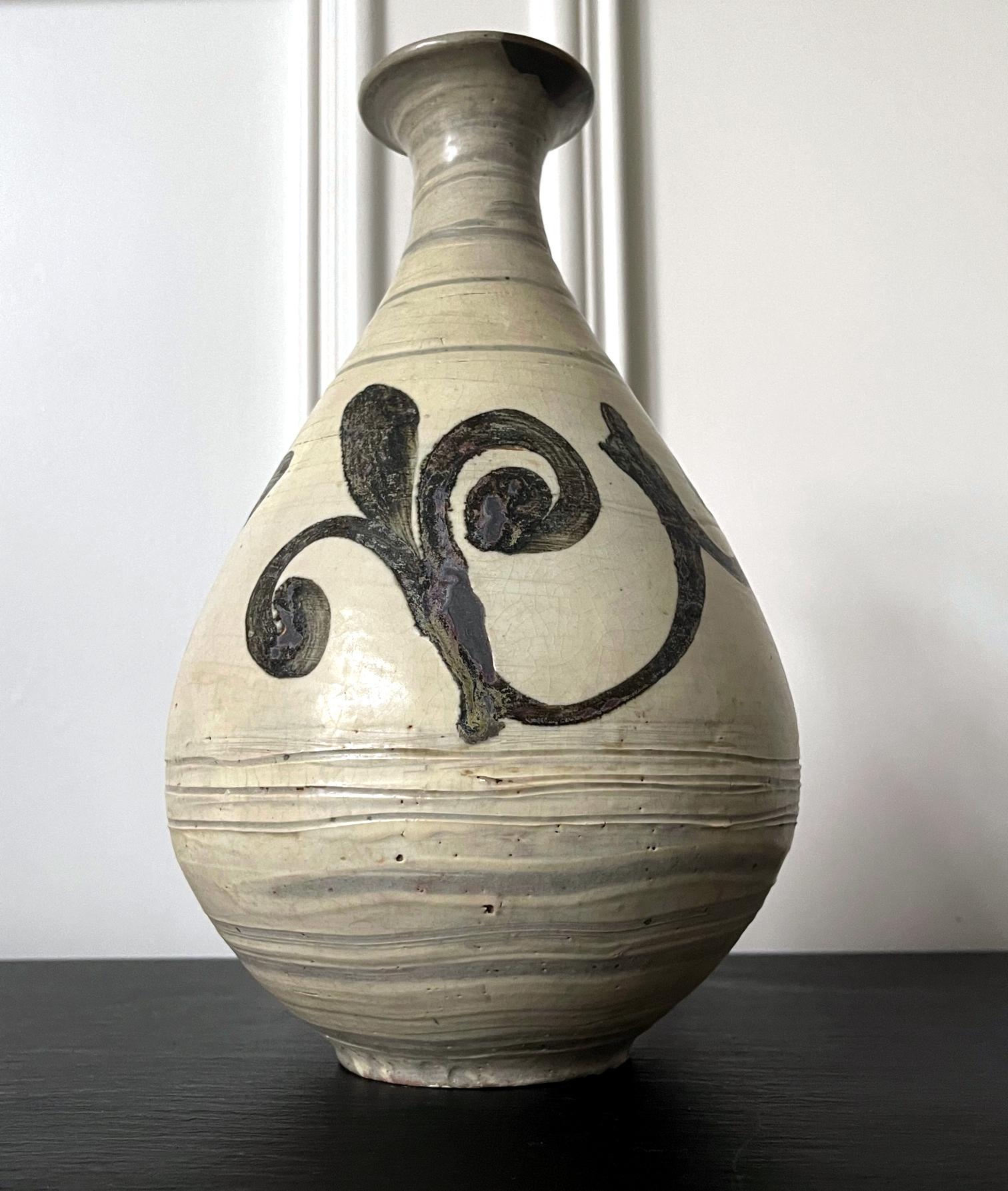 Korean Glazed Ceramic Vase Buncheong Ware Early Joseon Dynasty For Sale 3