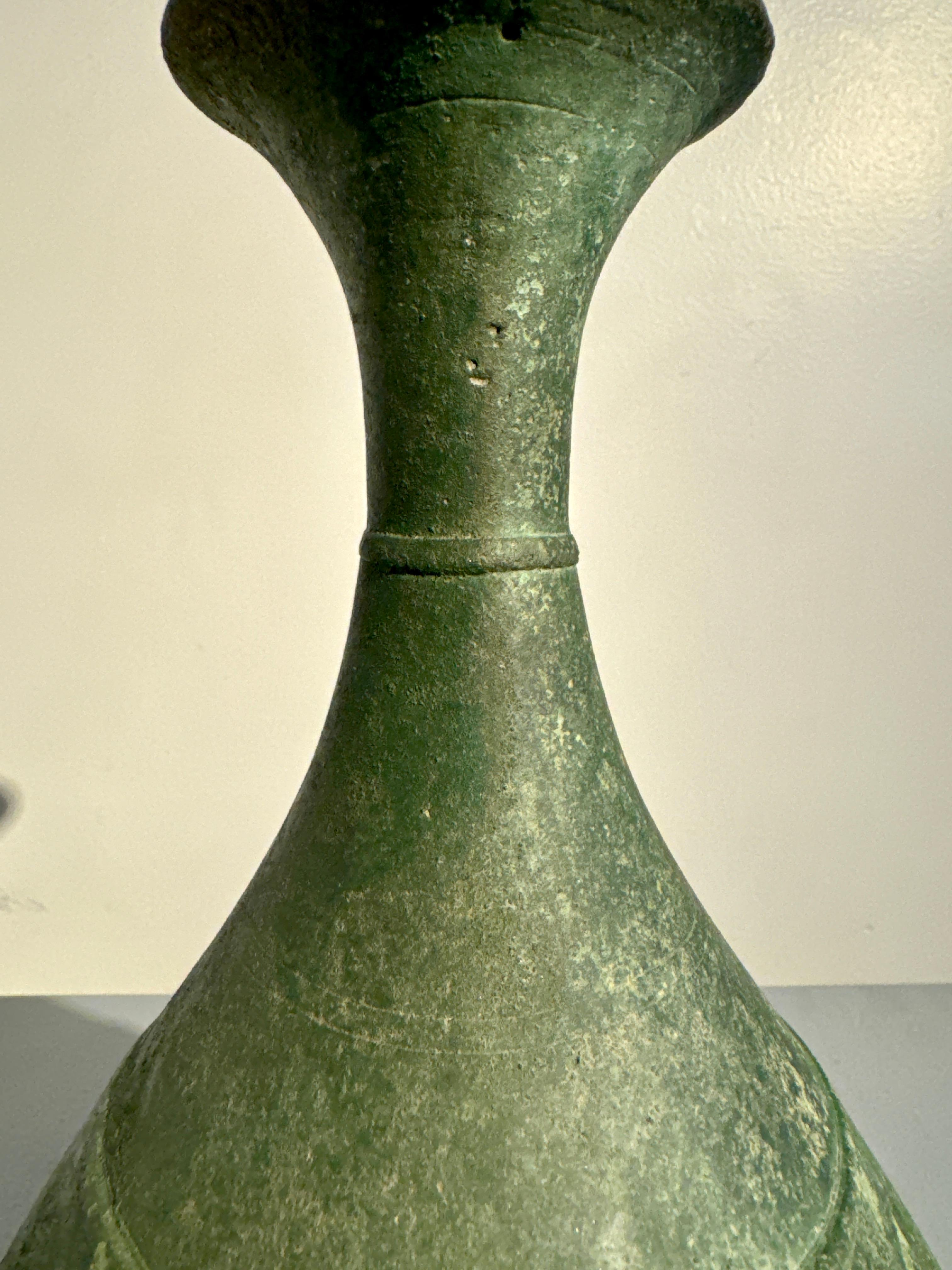 Korean Goryeo Bronze Bottle Vase with Green Patina, 12th/13th Century For Sale 1