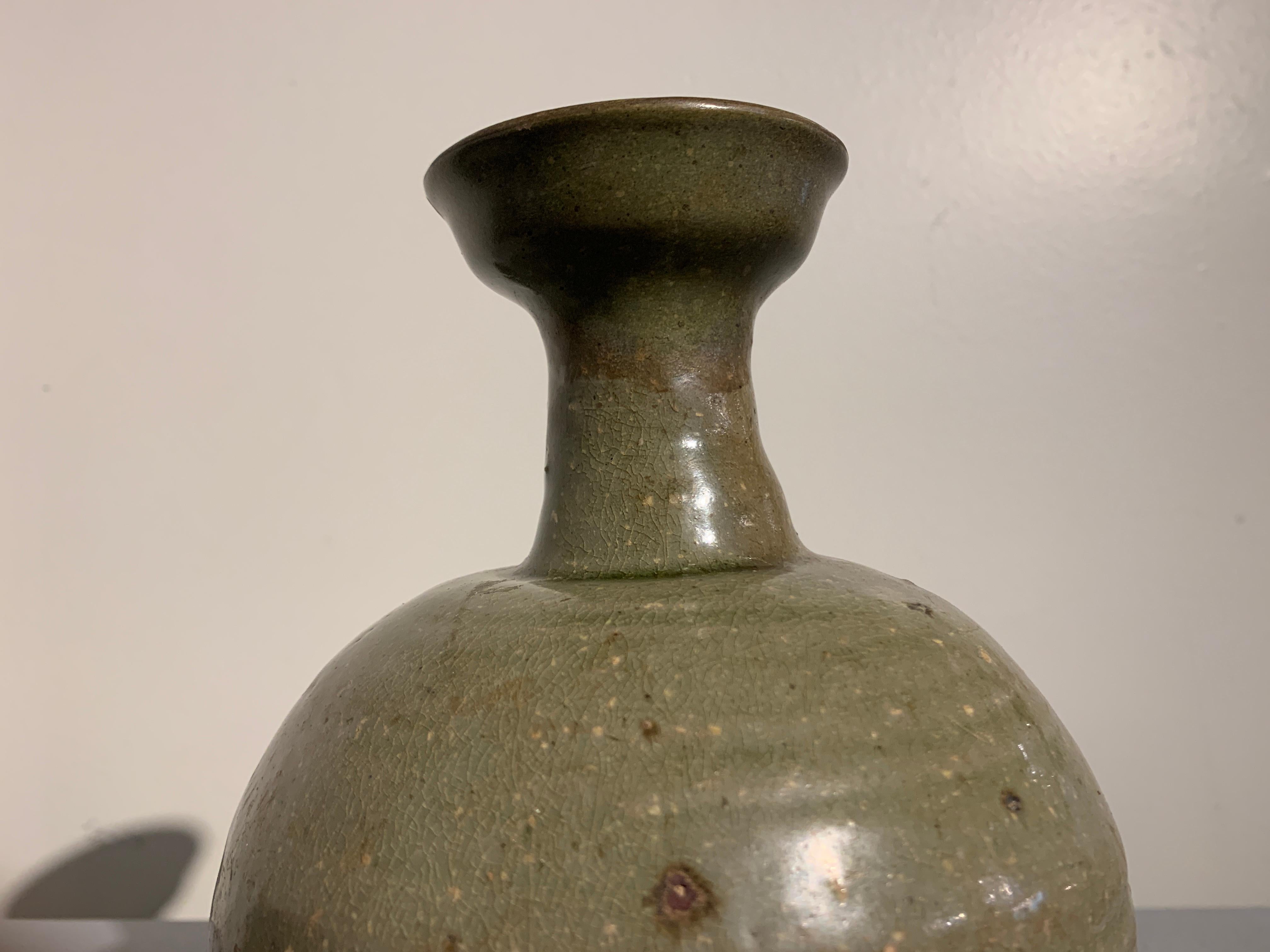 Korean Goryeo Celadon Glazed Bottle Vase with Kintsugi Repair, 12th Century For Sale 2