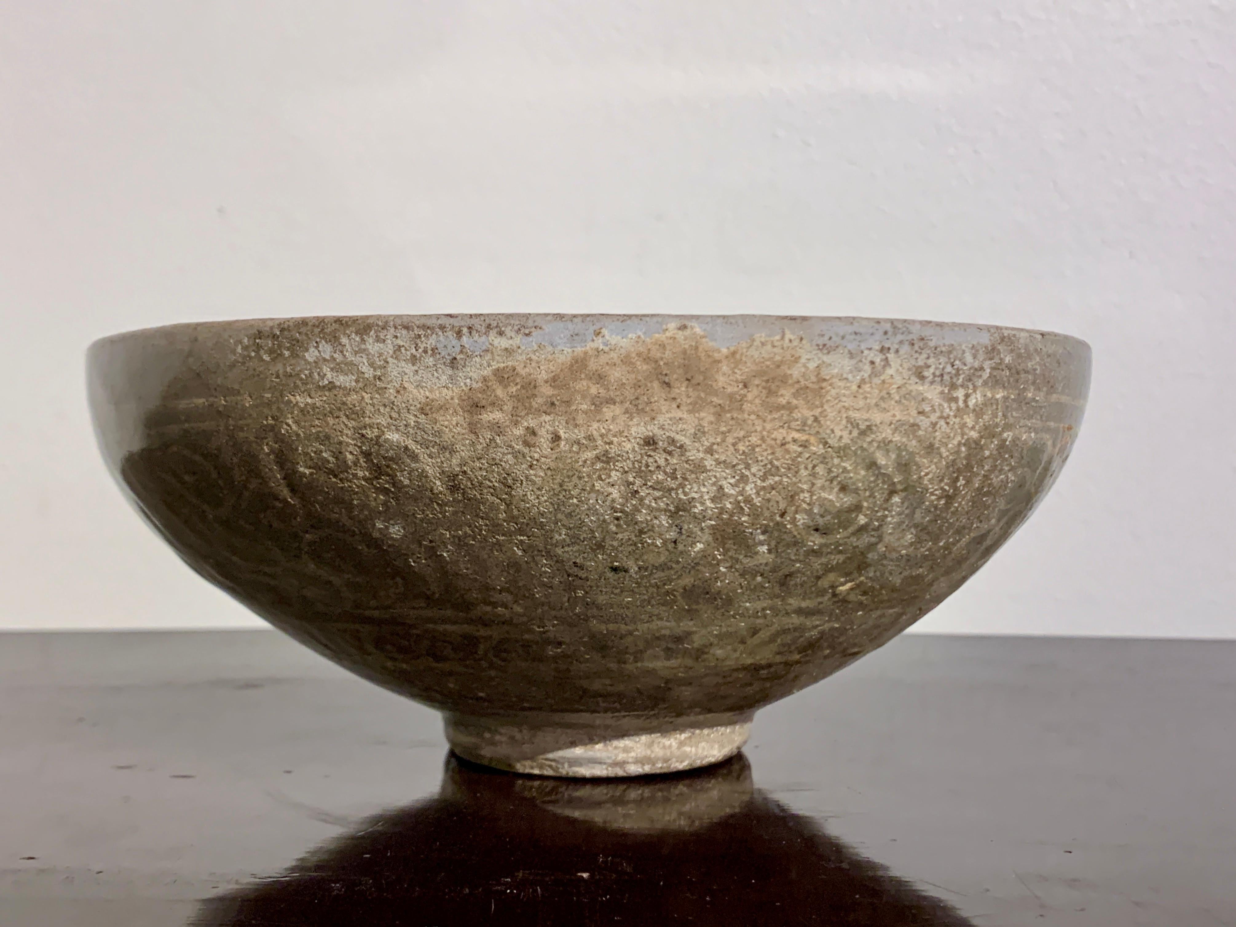 Korean Goryeo Celadon Glazed Sangam Inlaid Bowl, 12th/13th Century, Korea In Good Condition For Sale In Austin, TX