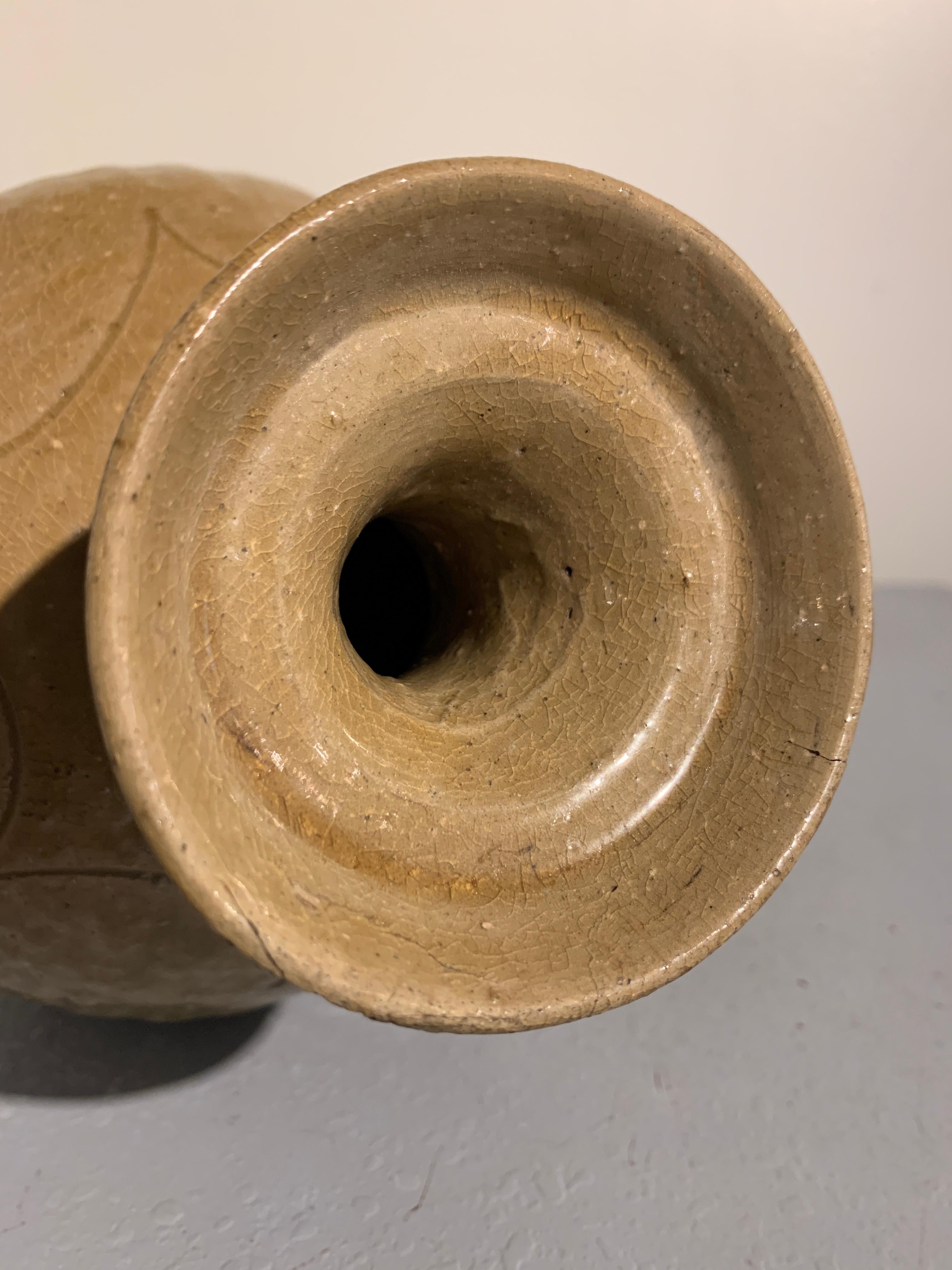 Korean Goryeo Dynasty Ribbed Celadon Bottle Vase, 11th-12th Century 2