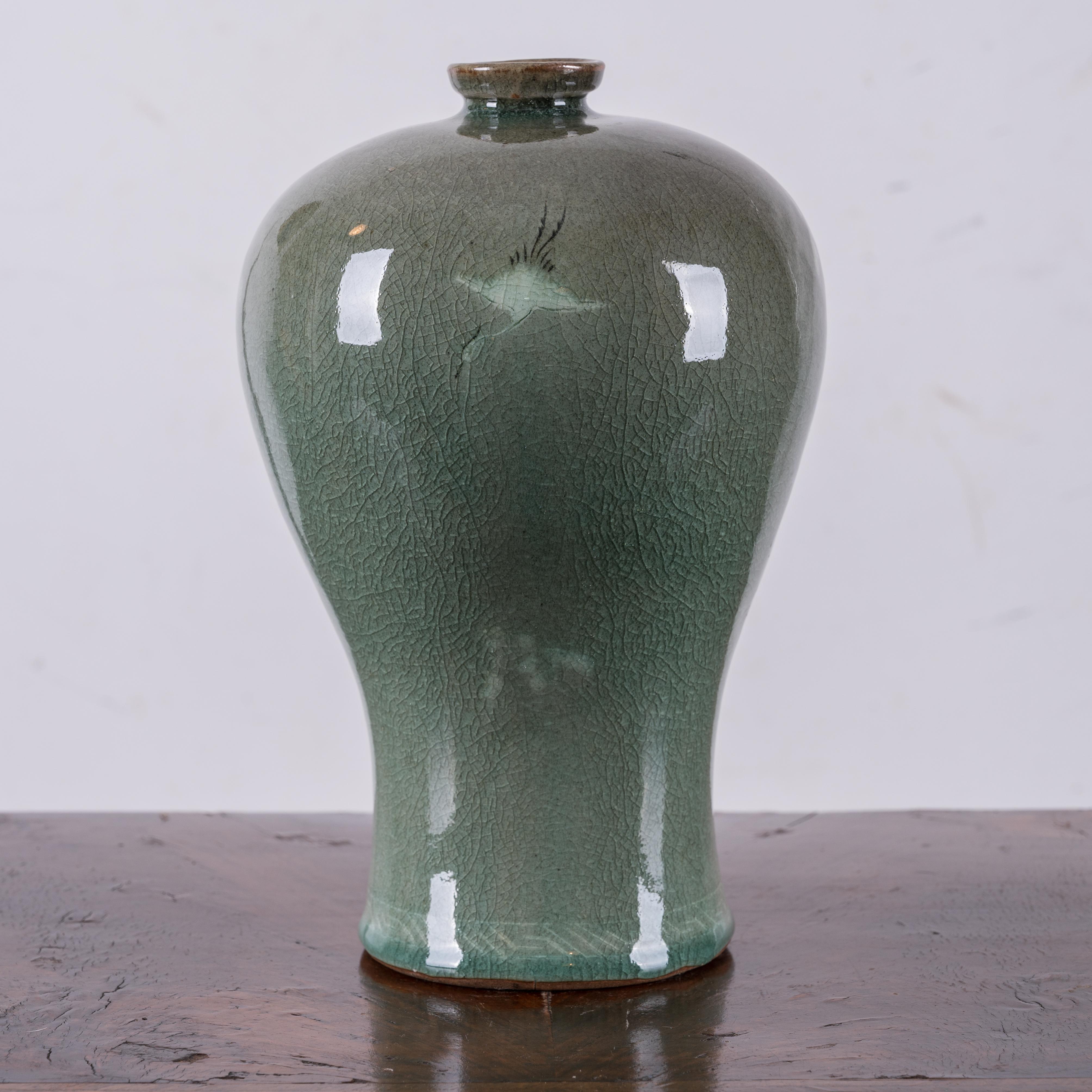 Korean Goryeo Style Maebyeong Crane Vase In Good Condition For Sale In Savannah, GA