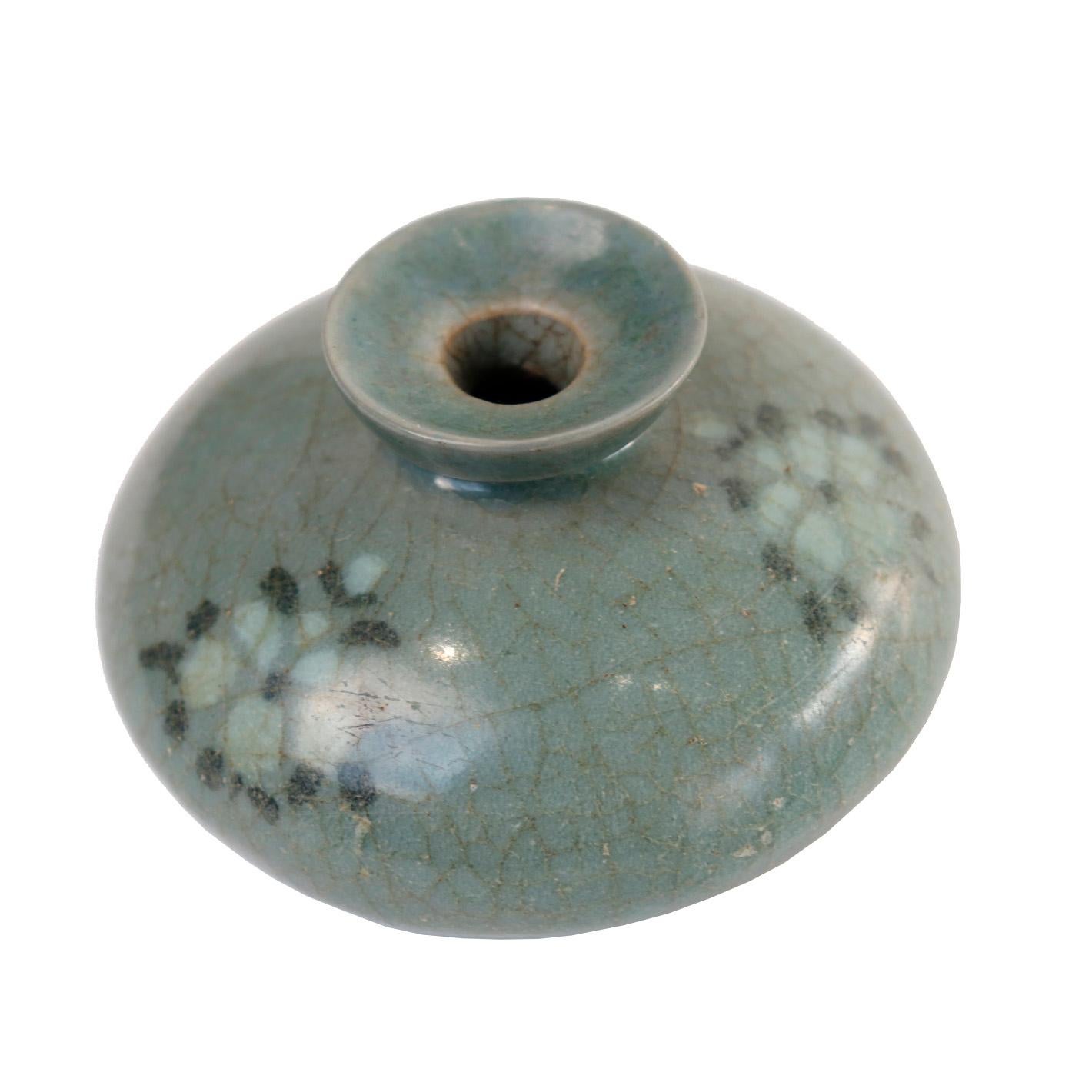 Korean Inlaid Celadon Ceramic Oil Bottle, Goryeo Dynasty In Good Condition For Sale In Point Richmond, CA