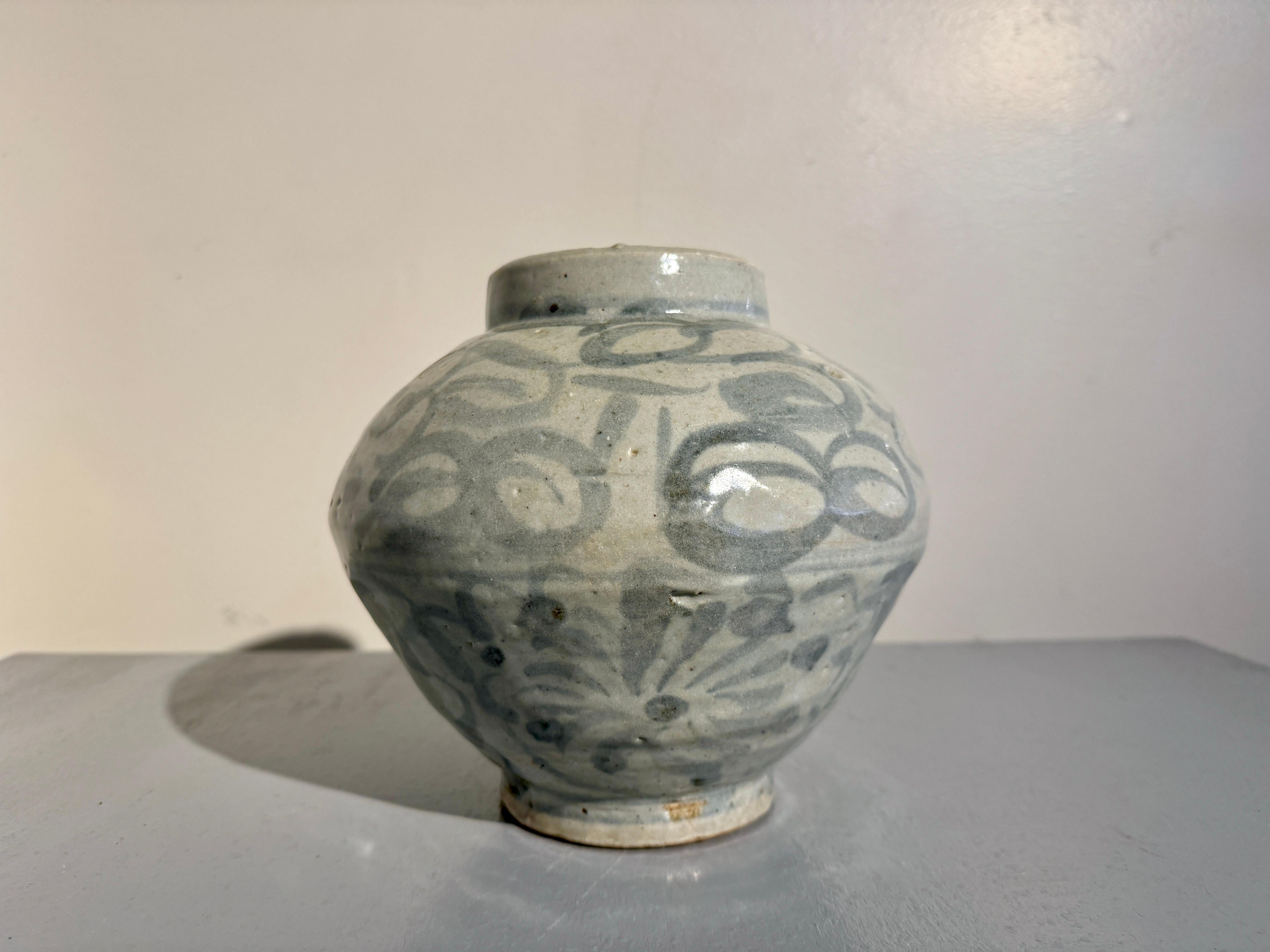 Glazed Korean Joseon Blue and White Small Jar, 18th/19th century, Korea