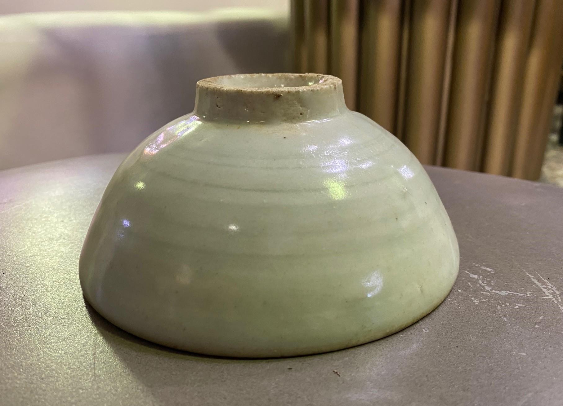 Korean Joseon Dynasty Glazed Pottery Ceramic Hakame Chawan Tea Bowl For Sale 2