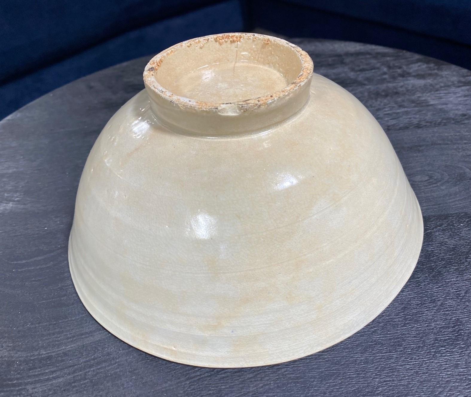 Korean Joseon Dynasty White Glazed Pottery Ceramic Chawan Tea Bowl For Sale 7