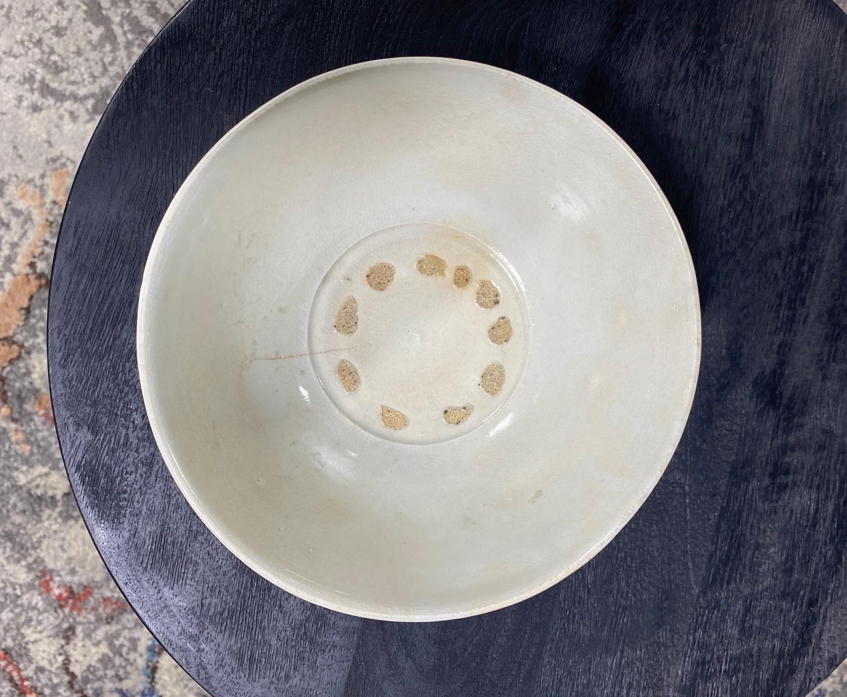 Korean Joseon Dynasty White Glazed Pottery Ceramic Chawan Tea Bowl For Sale 13