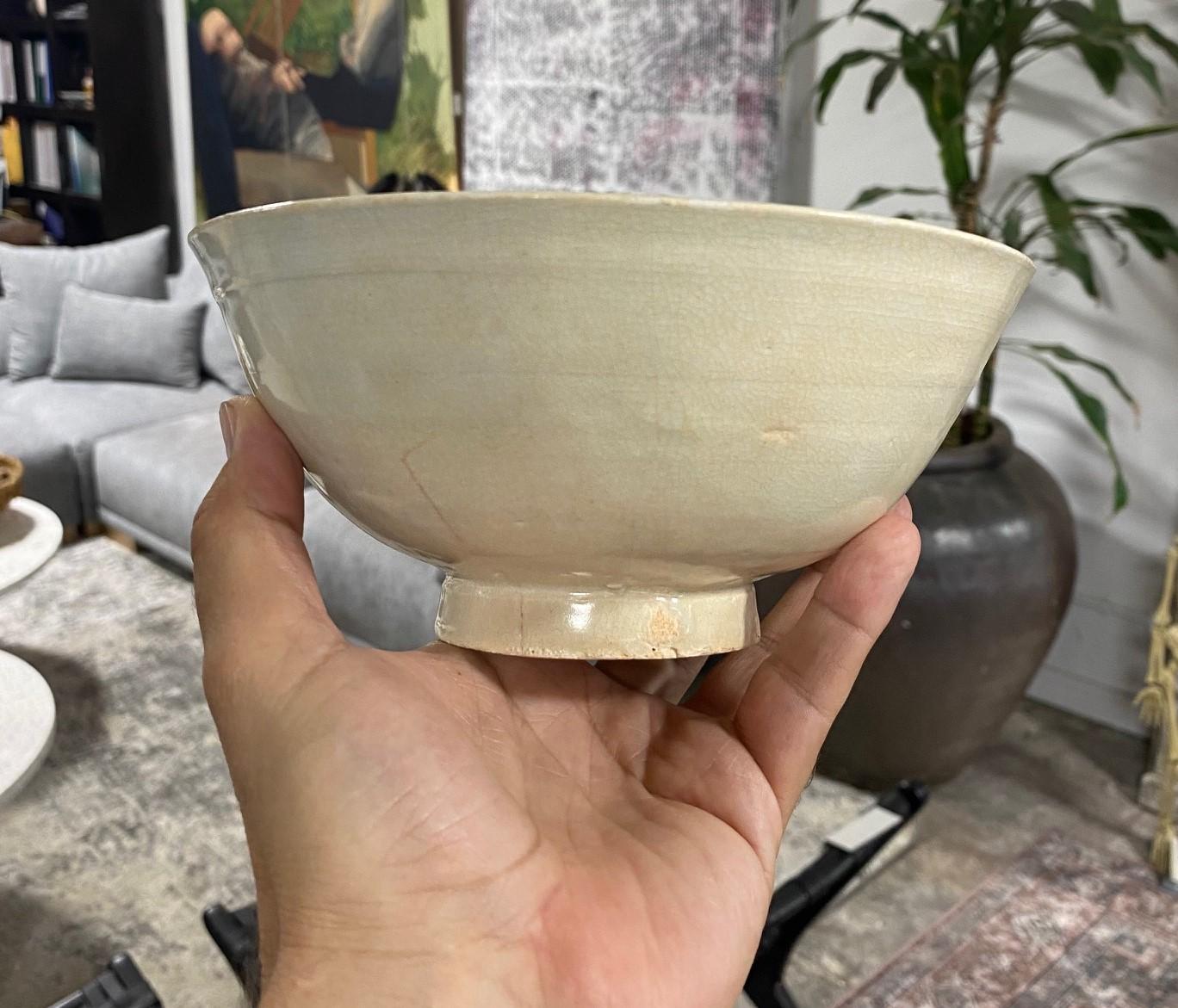 Korean Joseon Dynasty White Glazed Pottery Ceramic Chawan Tea Bowl For Sale 14