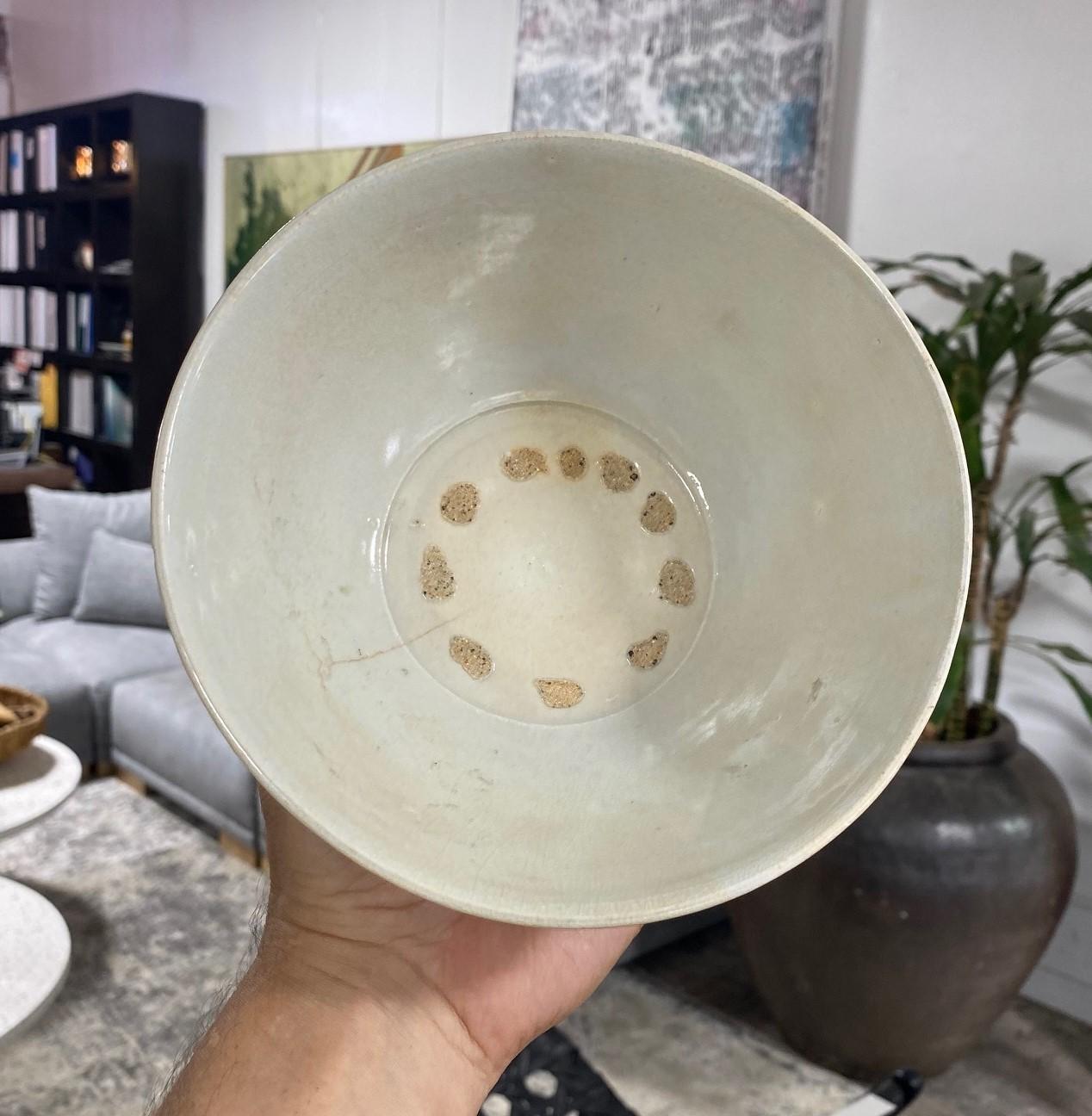 Korean Joseon Dynasty White Glazed Pottery Ceramic Chawan Tea Bowl For Sale 15