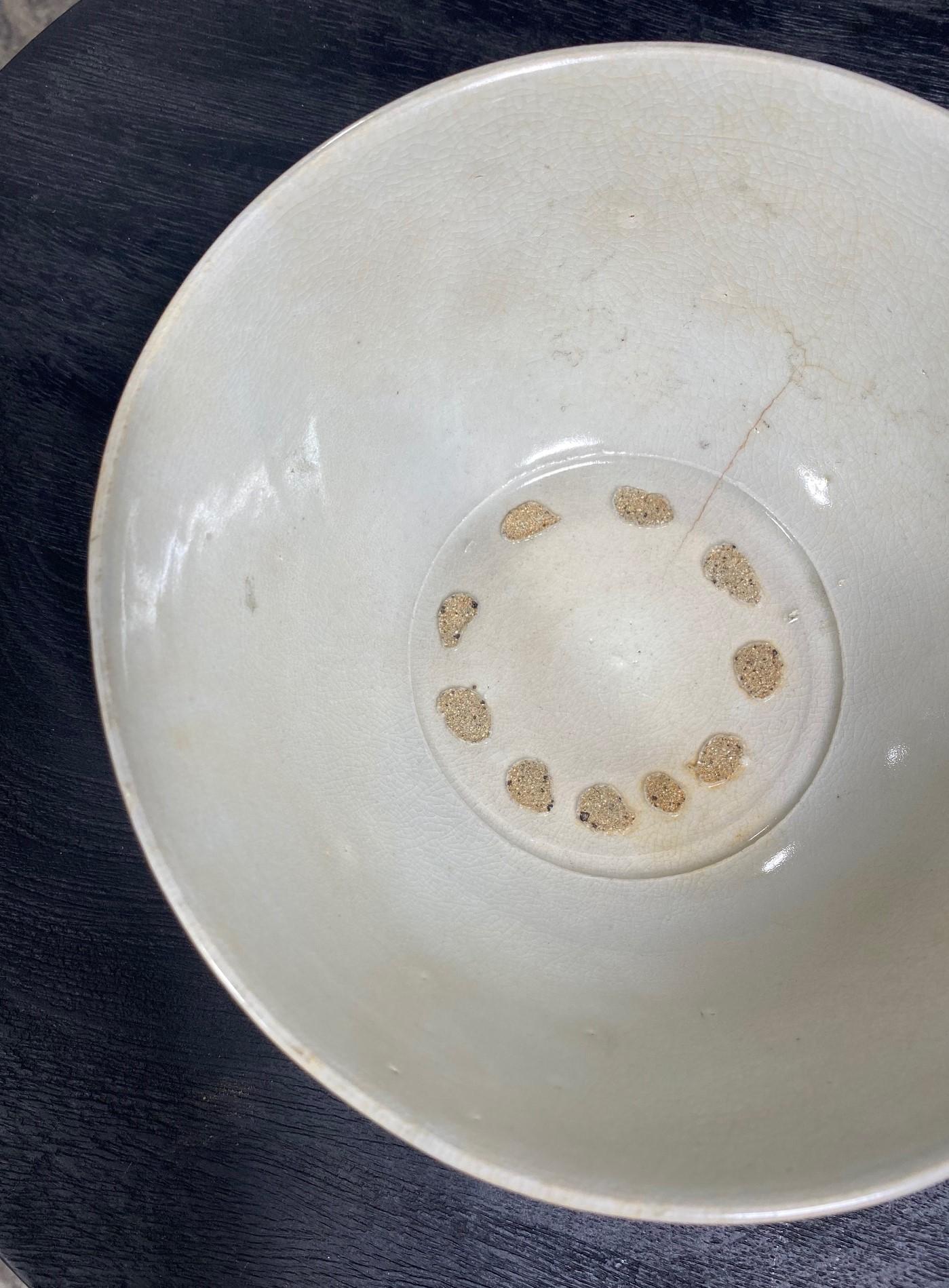 Korean Joseon Dynasty White Glazed Pottery Ceramic Chawan Tea Bowl For Sale 4