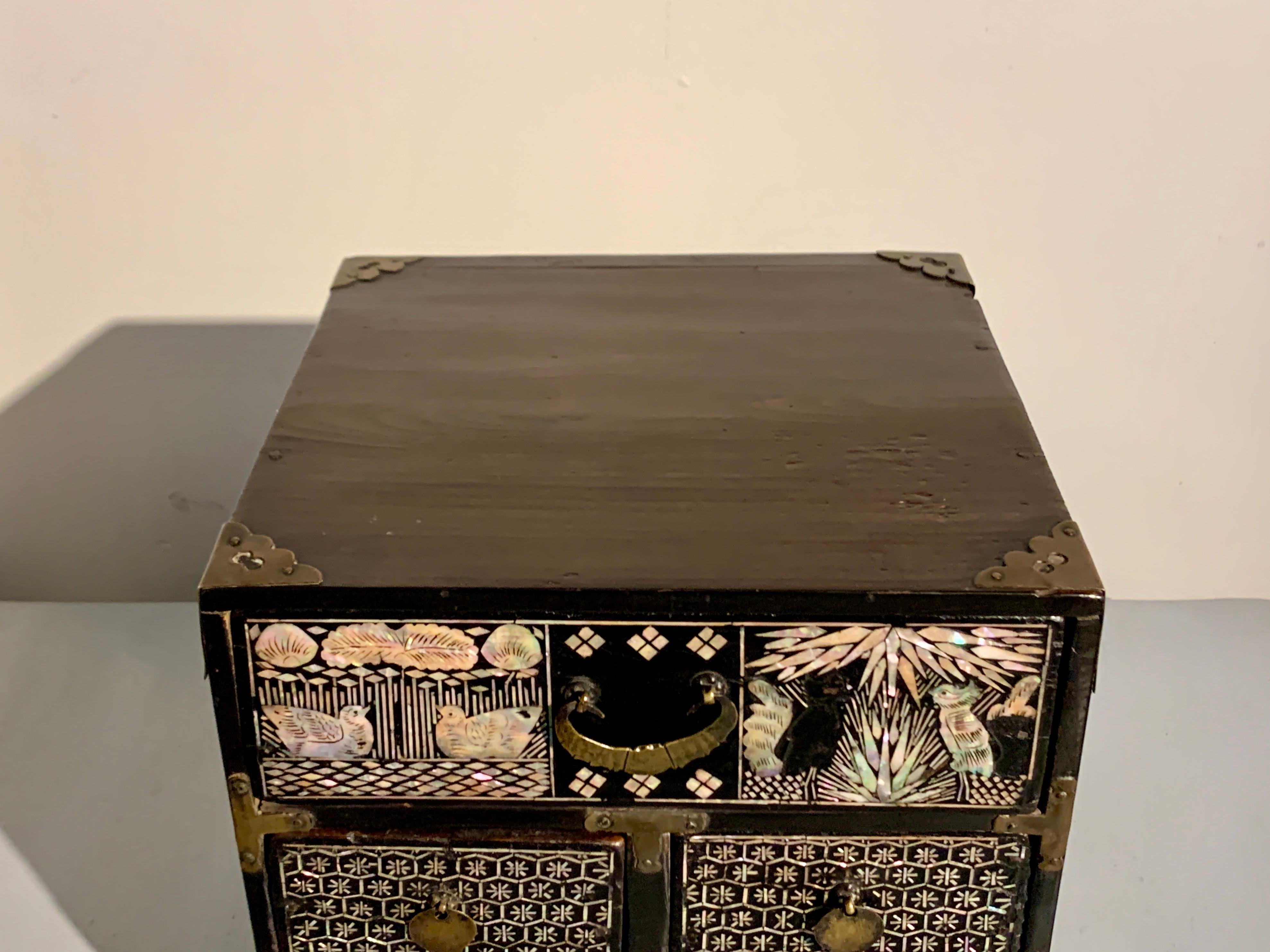 Korean Lacquered Wood and Mother of Pearl Inlay Chest, Joseon Dynasty, 19th c For Sale 9