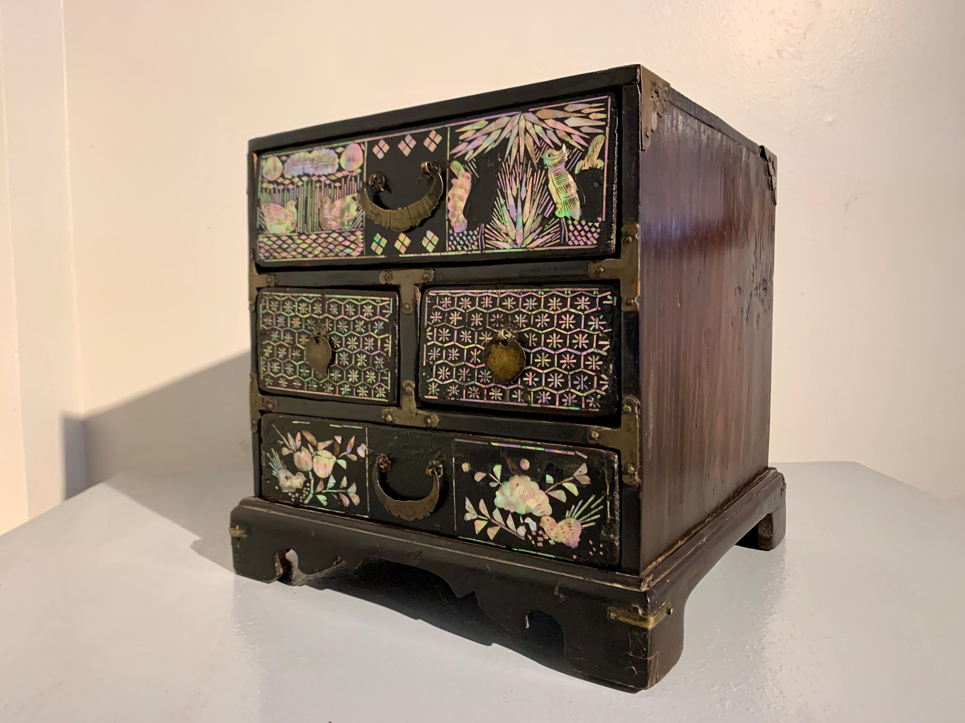 19th Century Korean Lacquered Wood and Mother of Pearl Inlay Chest, Joseon Dynasty, 19th c For Sale