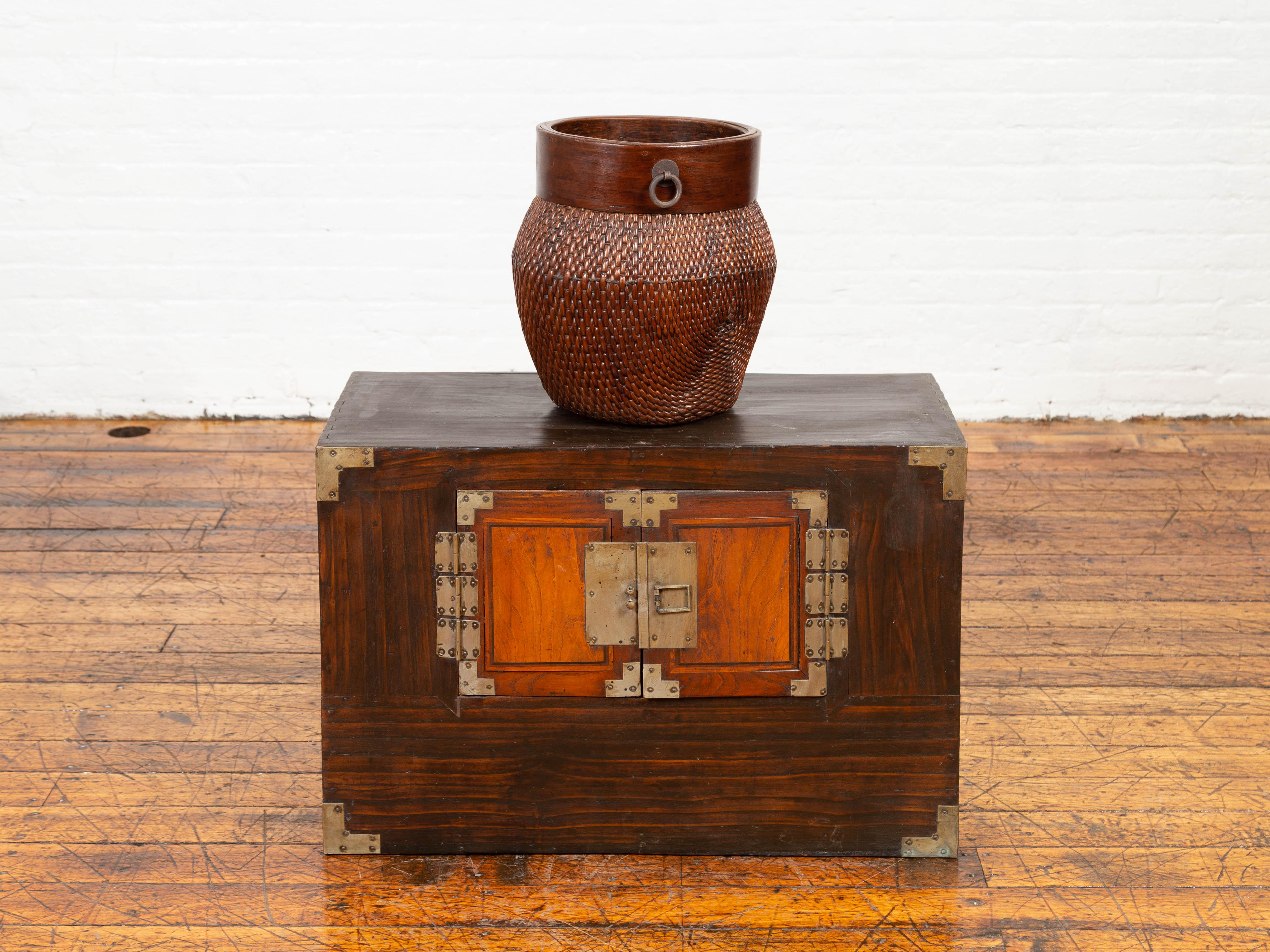 Korean Late 19th Century Wood Two-Toned Side Chest with Brass Hardware For Sale 1