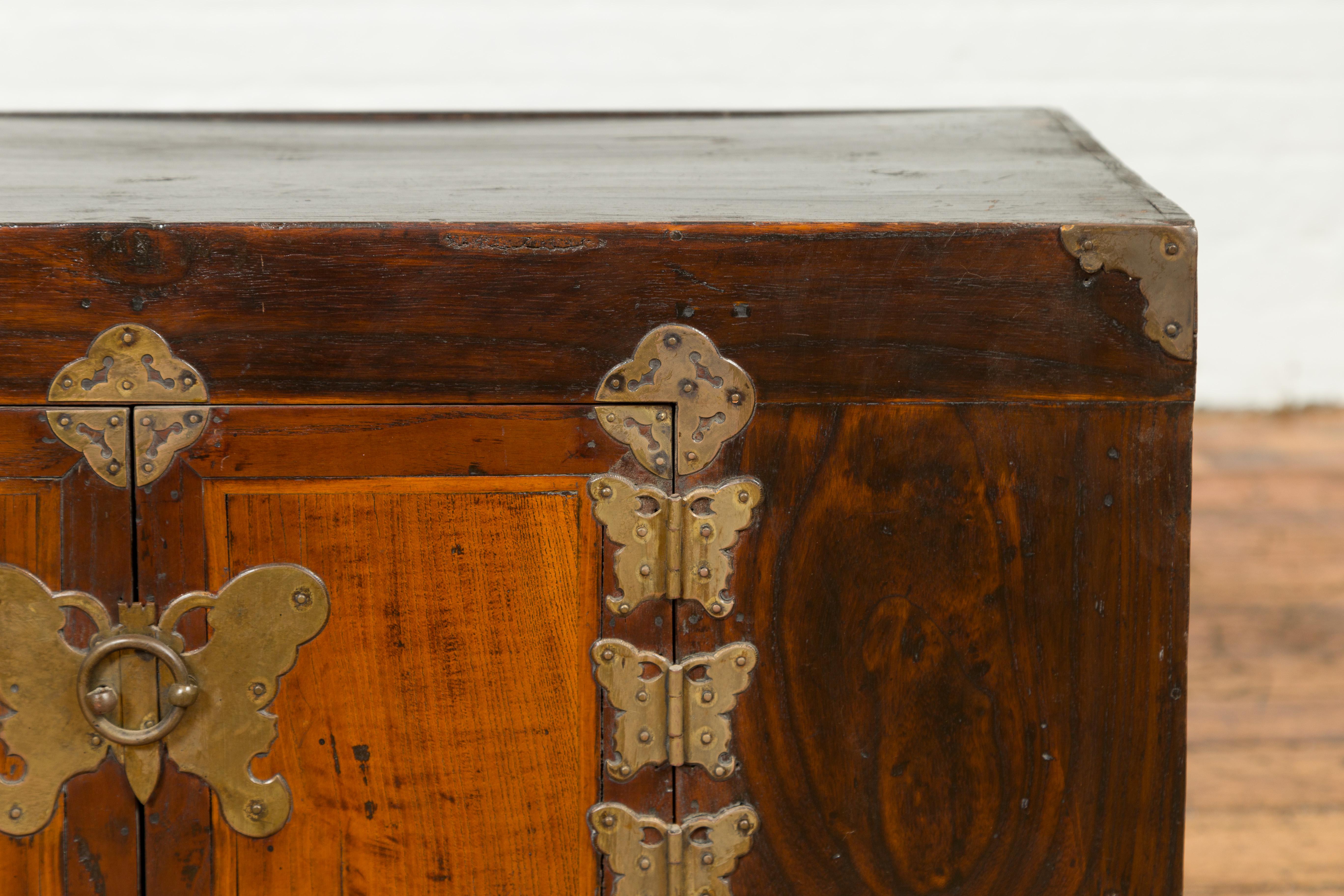 Korean Late 19th Century Two-Toned Side Chest with Brass Butterfly Hardware For Sale 3