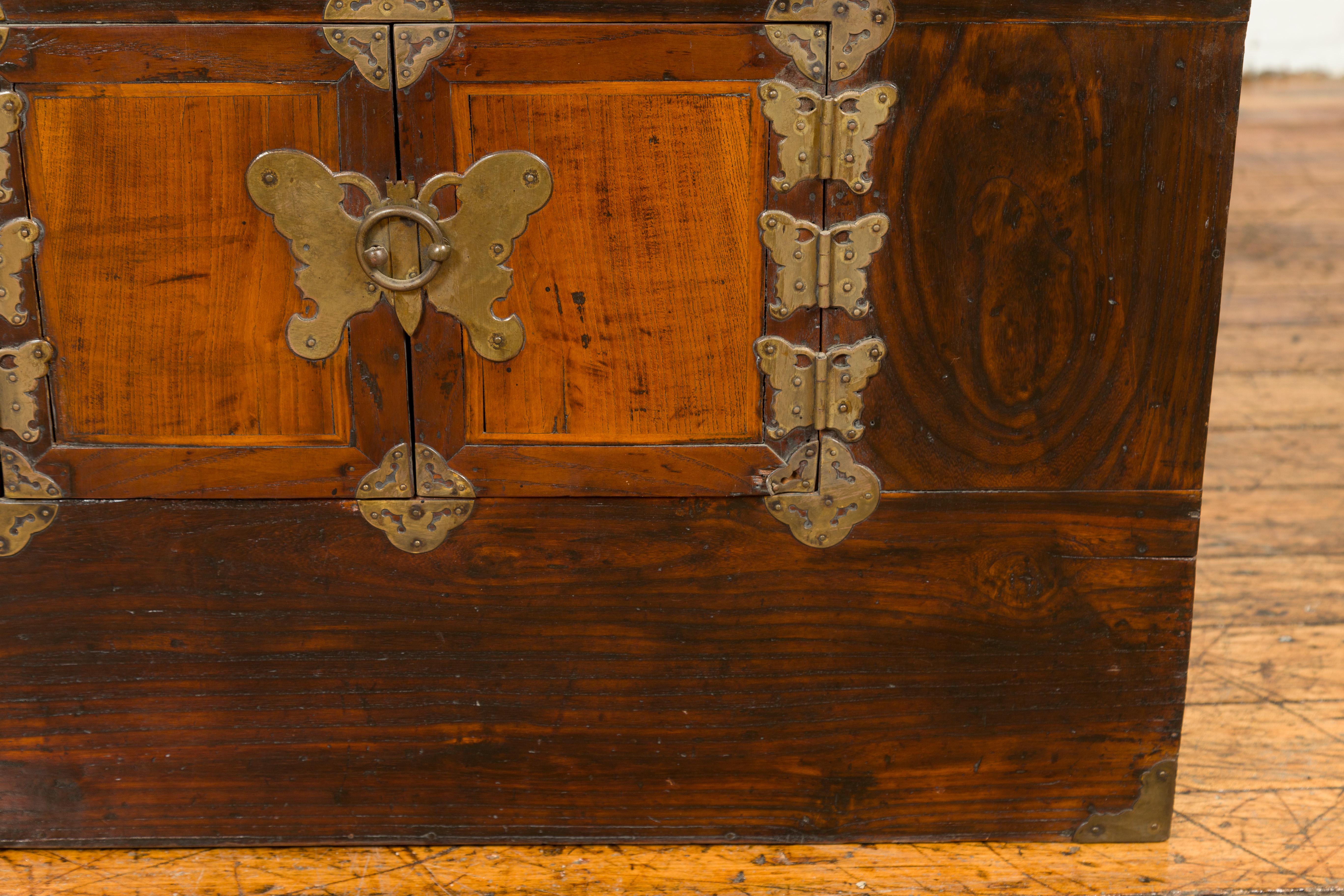 Korean Late 19th Century Two-Toned Side Chest with Brass Butterfly Hardware For Sale 5