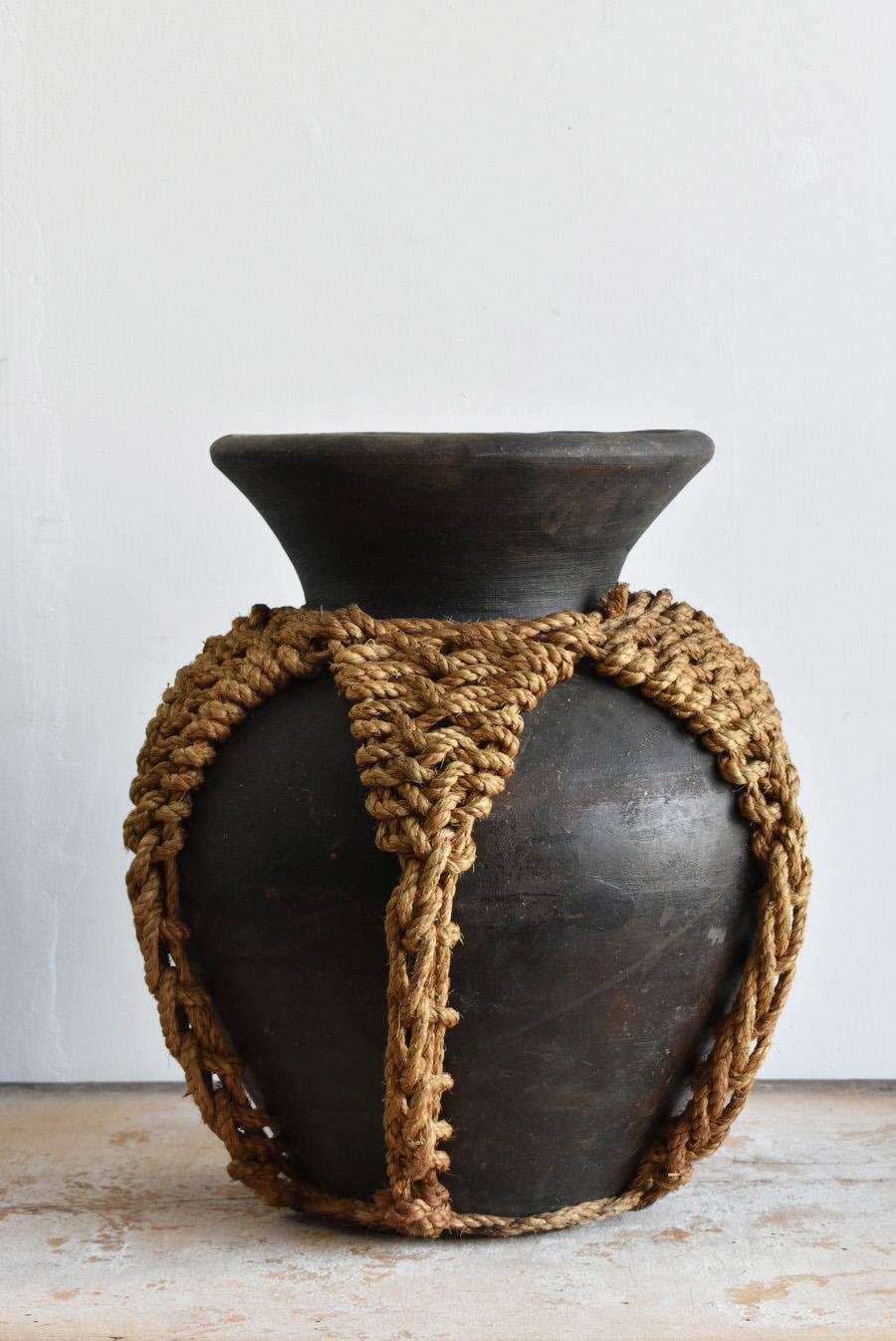 South Korean Korean Old Pottery Black Jar / Mid-20th Century / Wabi-Sabi Vase