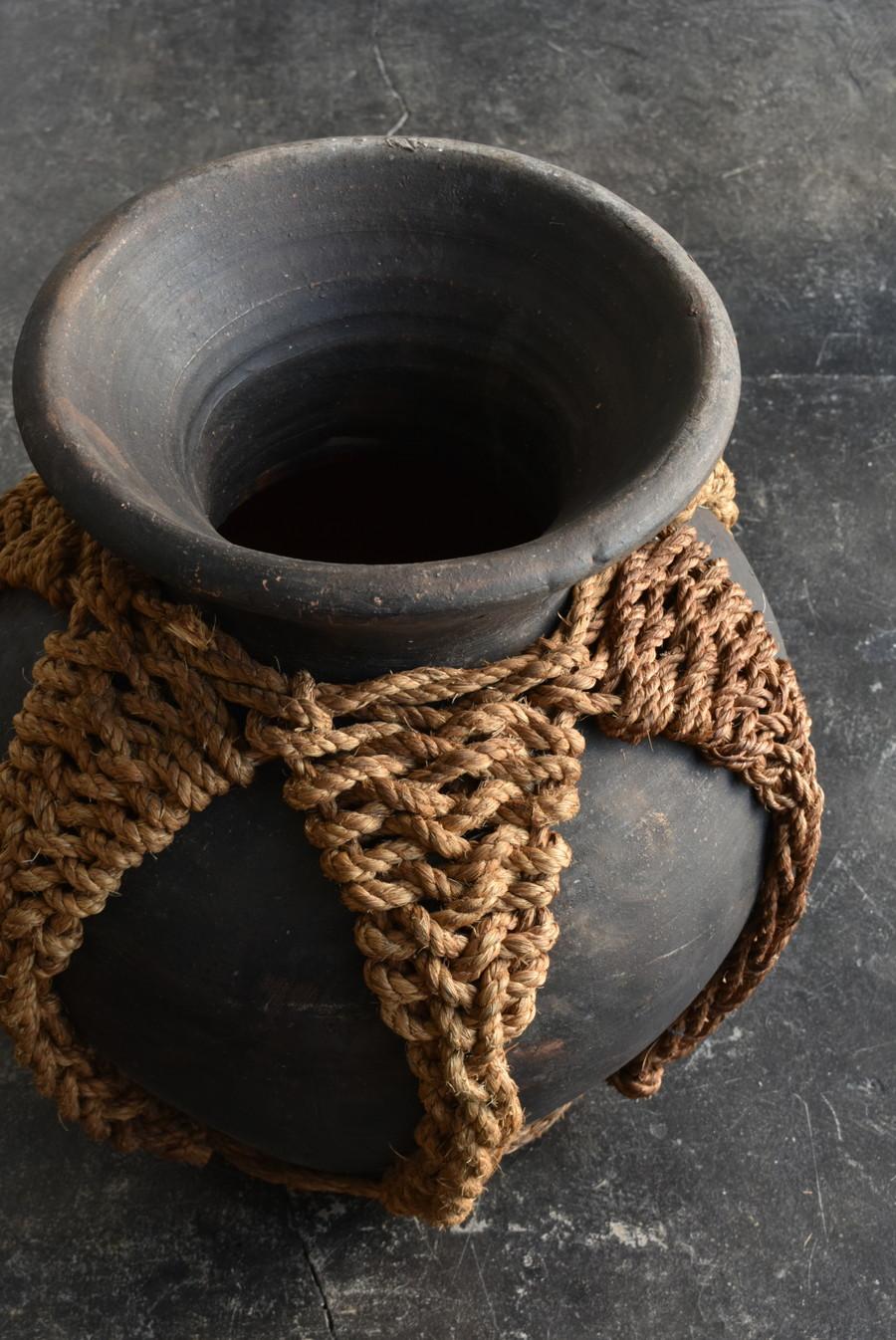 Korean Old Pottery Black Jar / Mid-20th Century / Wabi-Sabi Vase 1