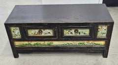 Armadio basso in legno di olmo verniciato coreano  e panchina, C.C. 1900