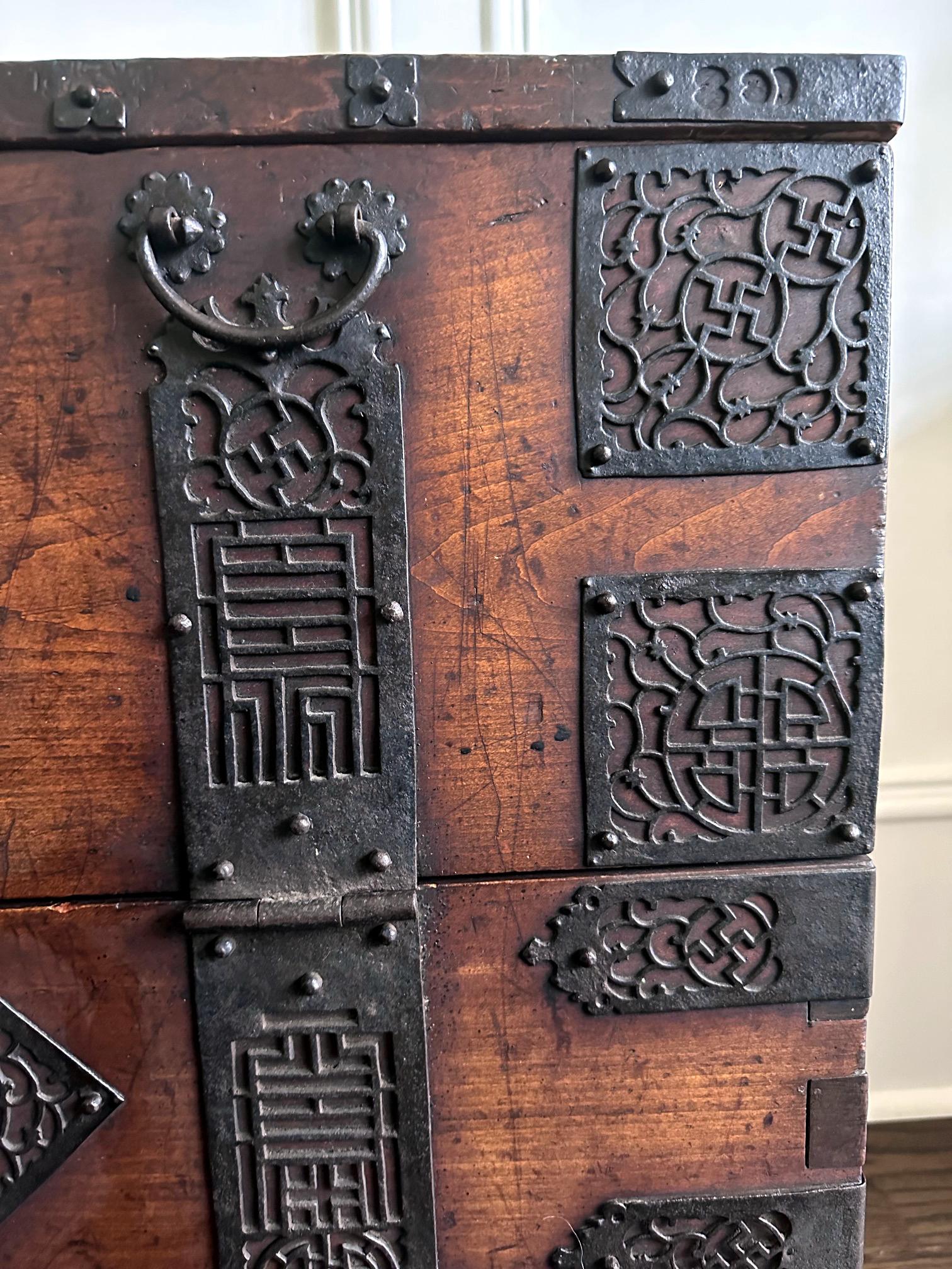 Antique Korean Bandaji Chest Pyongan Do Joseon Dynasty For Sale 7