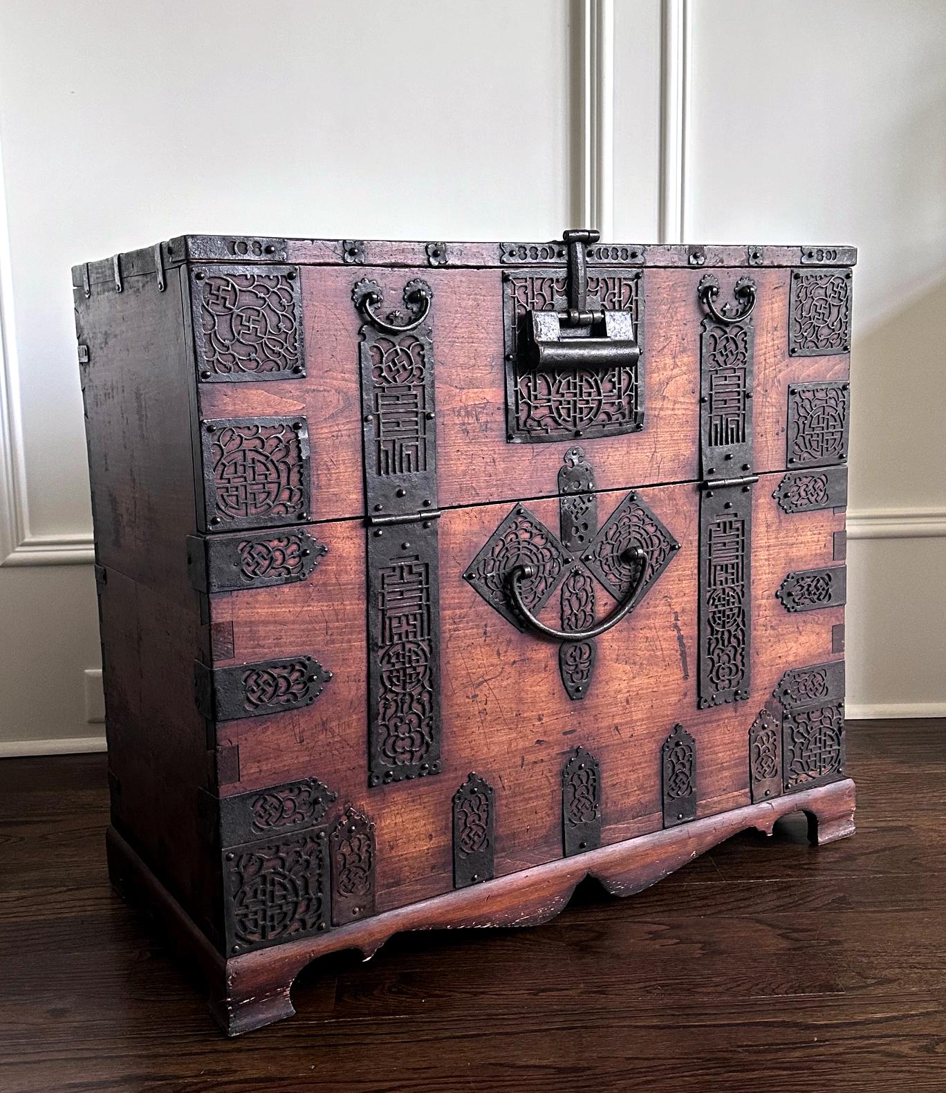 Antique Korean Bandaji Chest Pyongan Do Joseon Dynasty For Sale 8