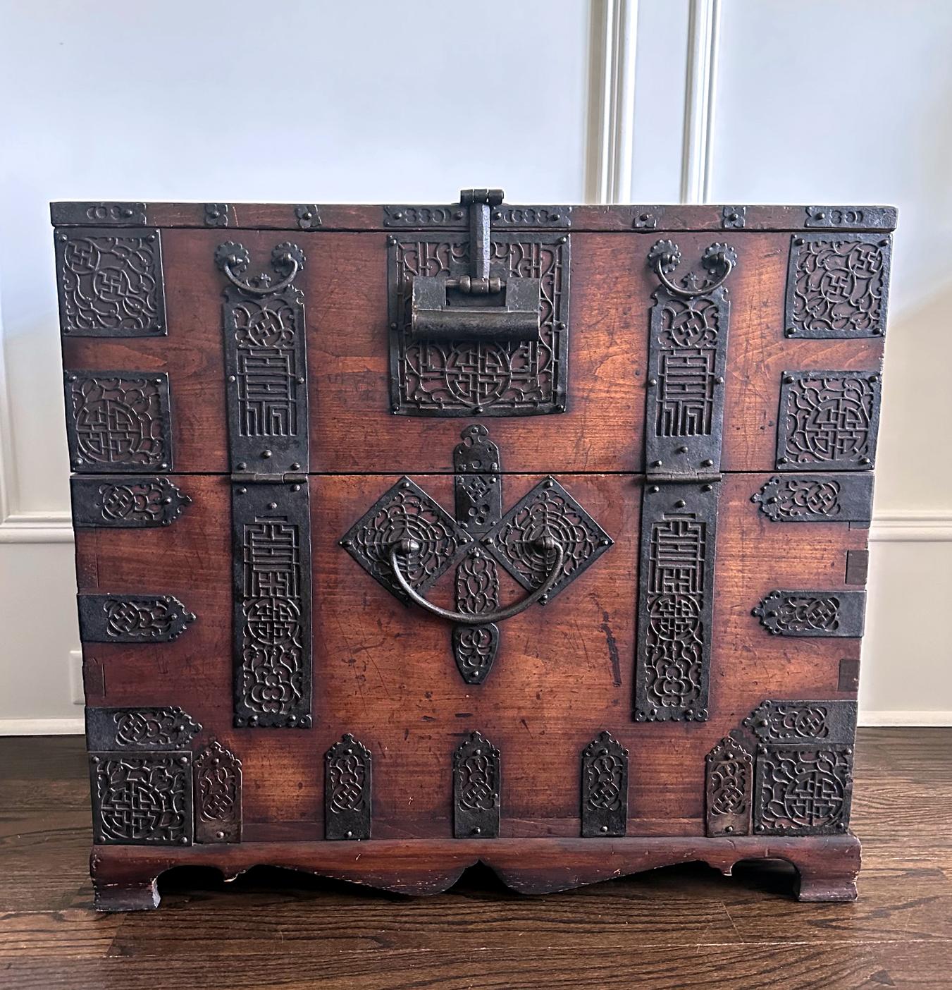 Other Antique Korean Bandaji Chest Pyongan Do Joseon Dynasty For Sale