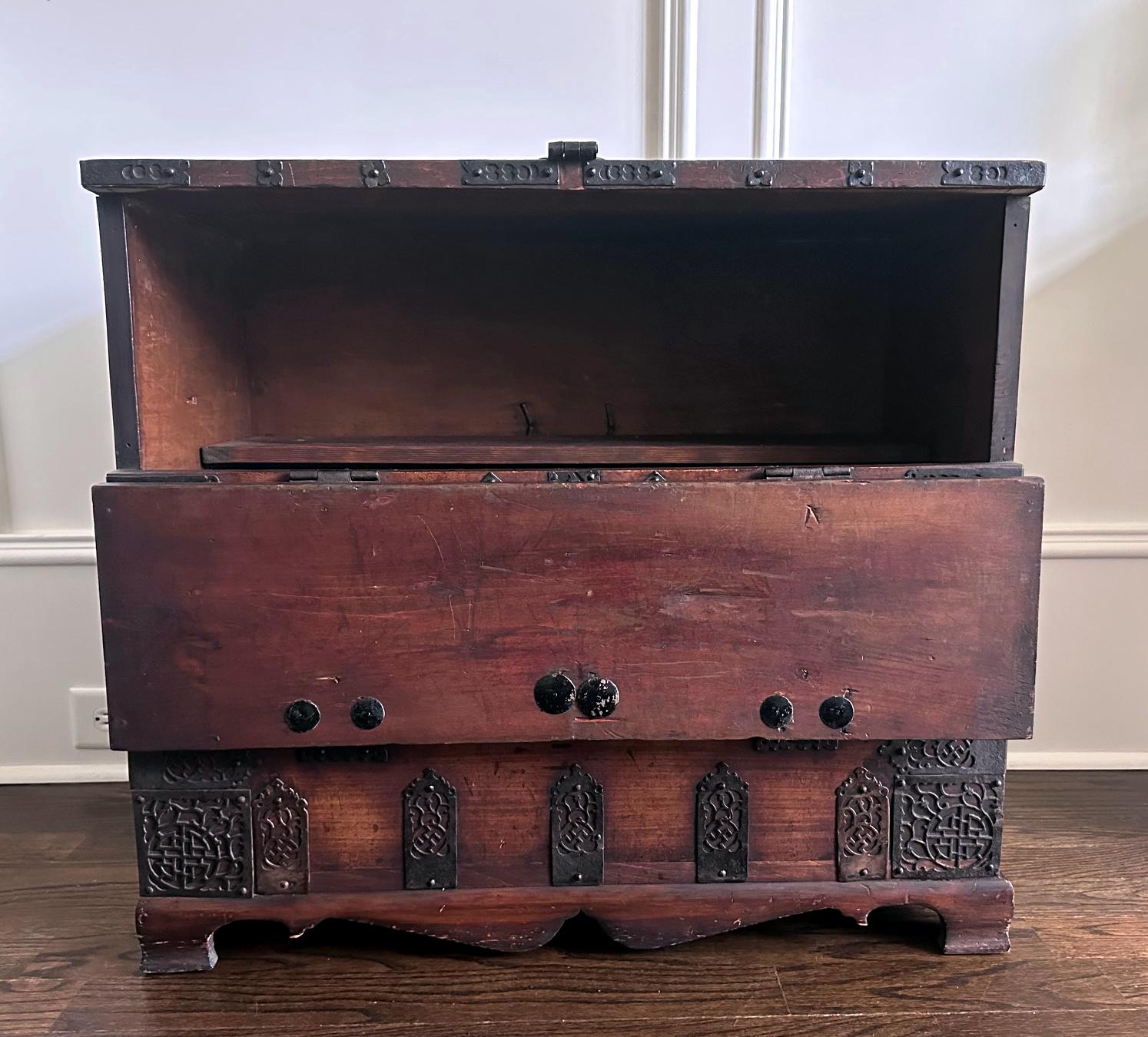 Antique Korean Bandaji Chest Pyongan Do Joseon Dynasty For Sale 1
