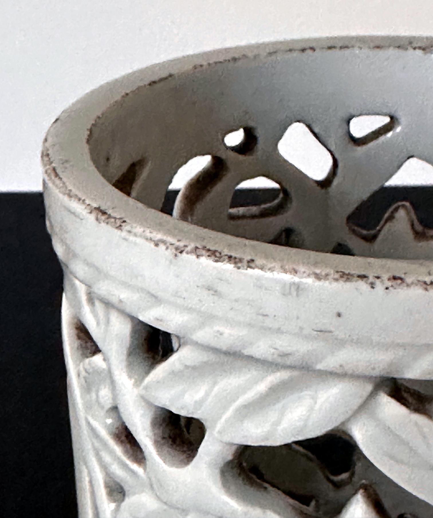 Korean Reticulated Celadon Brush Holder Joseon Dynasty For Sale 6