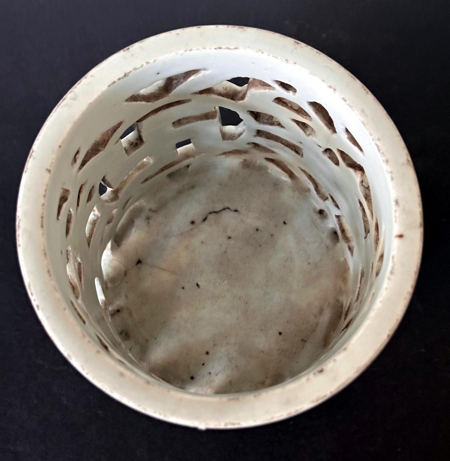 Korean Reticulated Celadon Brush Holder Joseon Dynasty For Sale 1