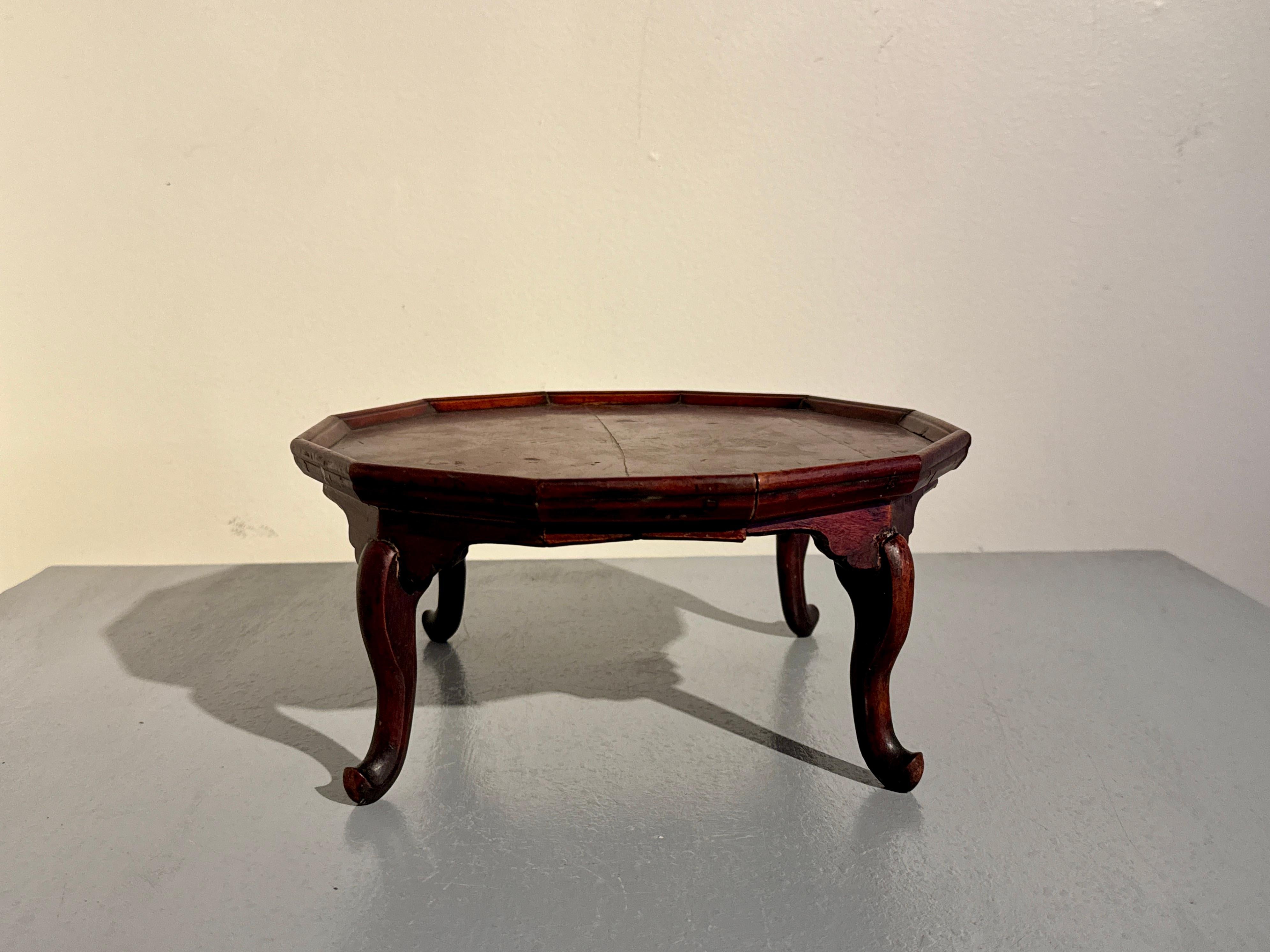 Korean Small Wood Tray Table, Soban, Joseon Dynasty, Late 19th century, Korea In Fair Condition In Austin, TX