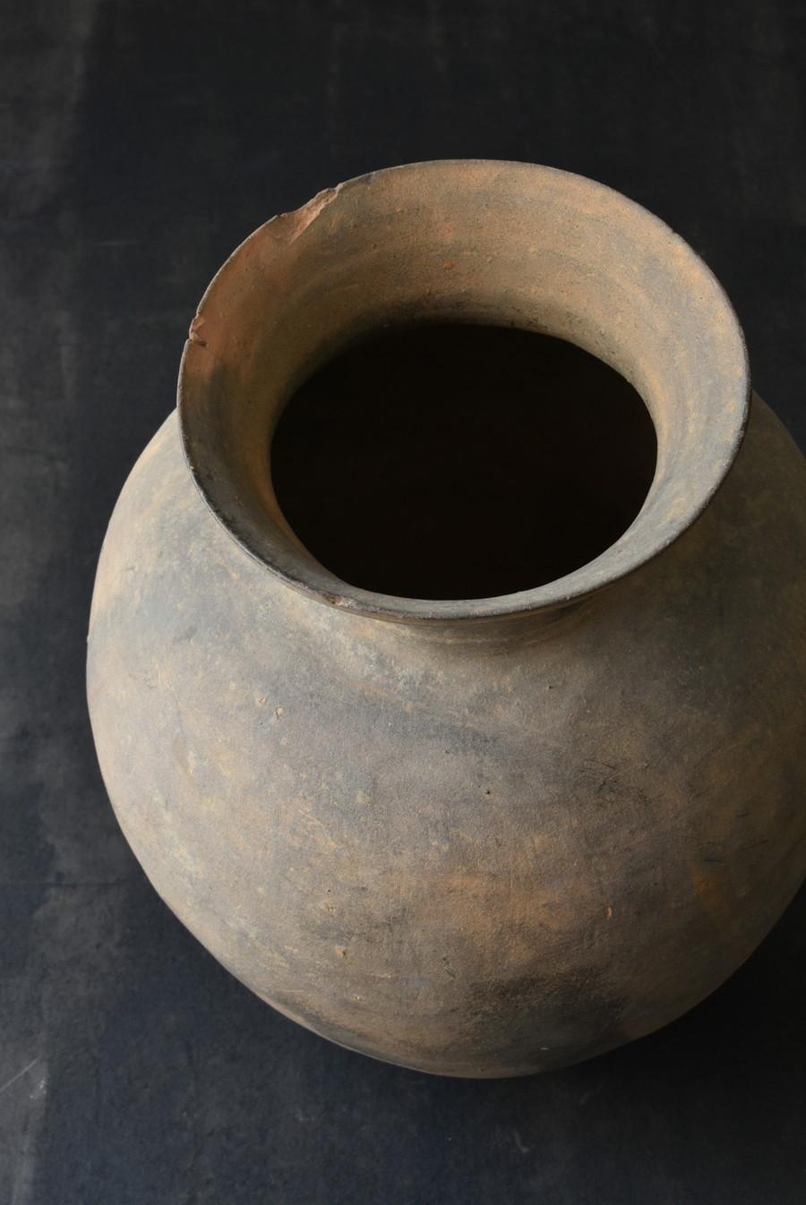 Unglazed Korean very old baked earthenware jar/Excavation/Large flower vase