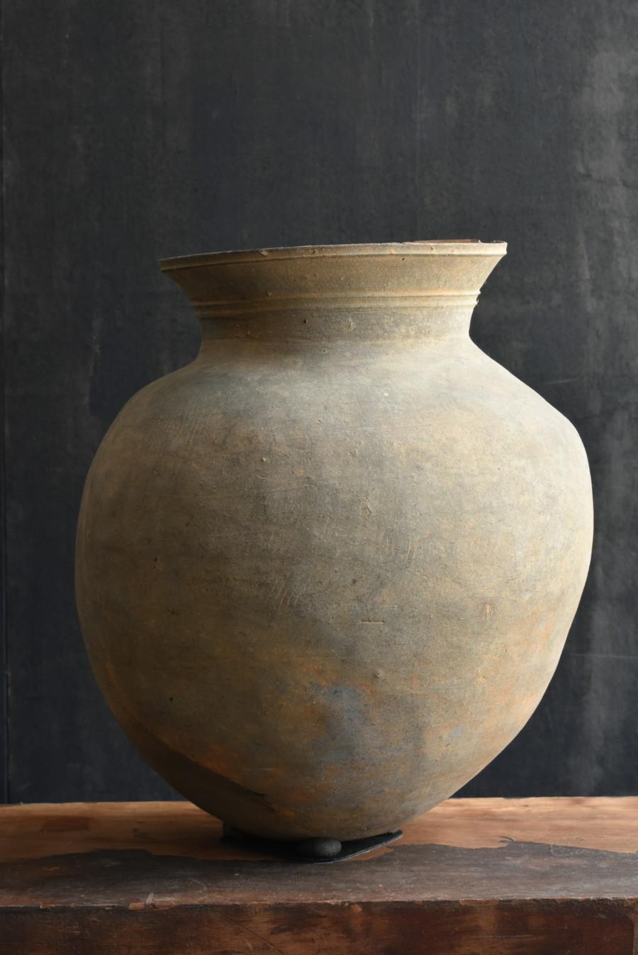 Korean very old baked earthenware jar/Excavation/Large flower vase 1