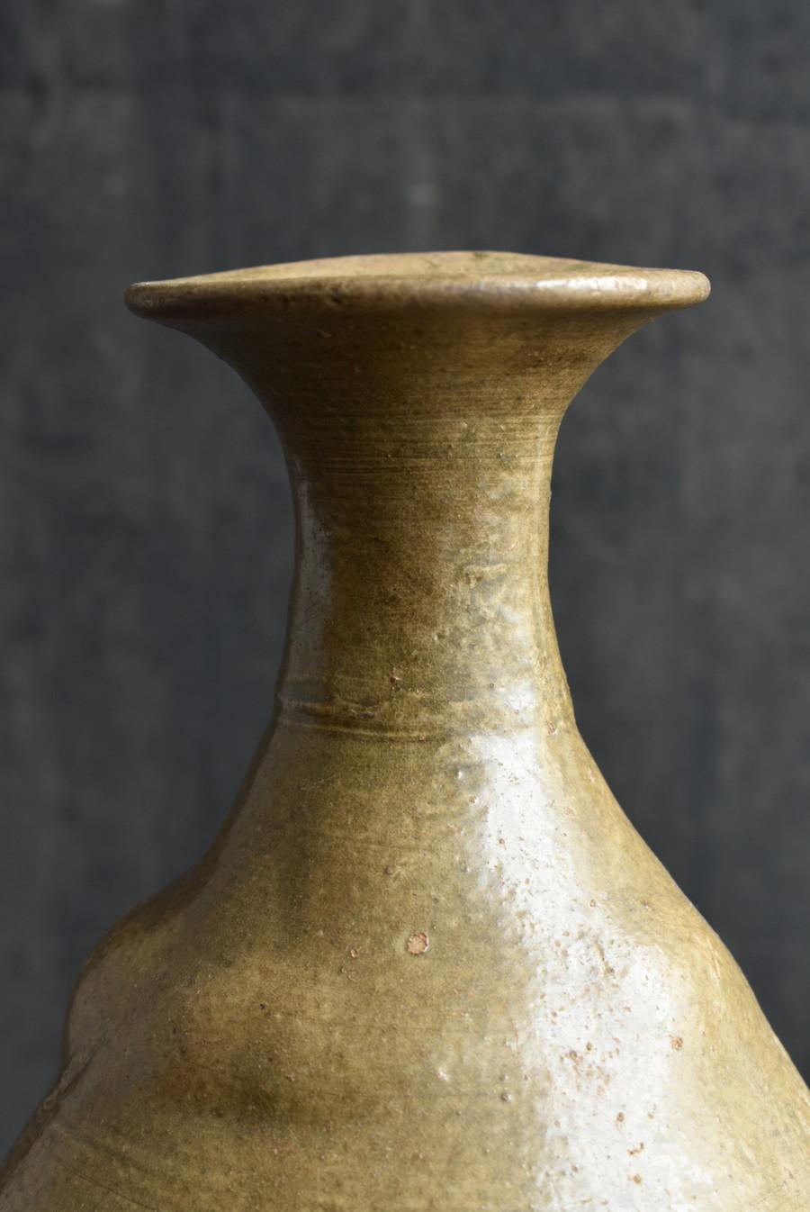 Koreanische sehr alte Keramikvase/10. Jahrhundert bis 14. Jahrhundert/Goryeo Dynasty im Angebot 2