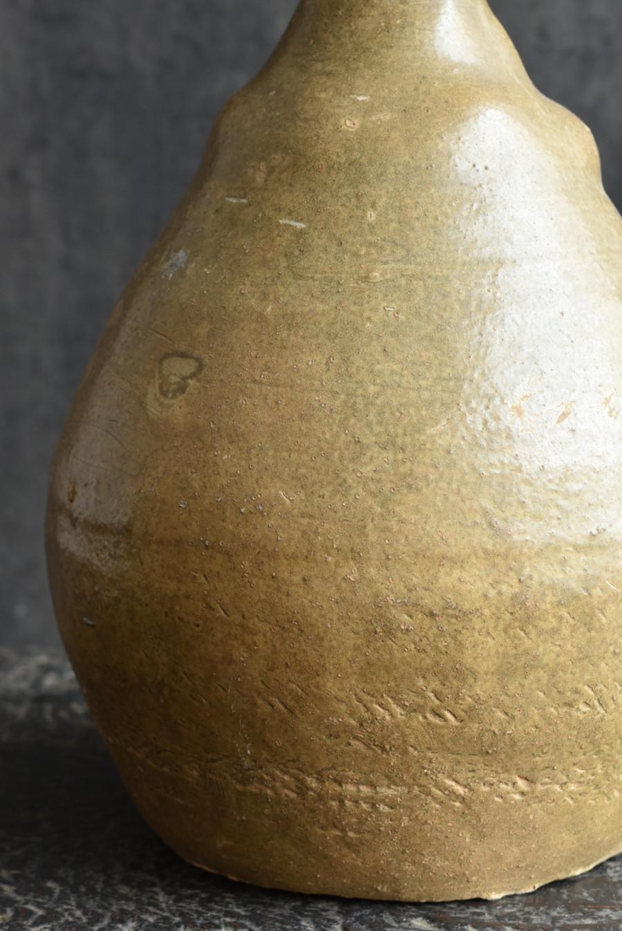 Koreanische sehr alte Keramikvase/10. Jahrhundert bis 14. Jahrhundert/Goryeo Dynasty im Angebot 3