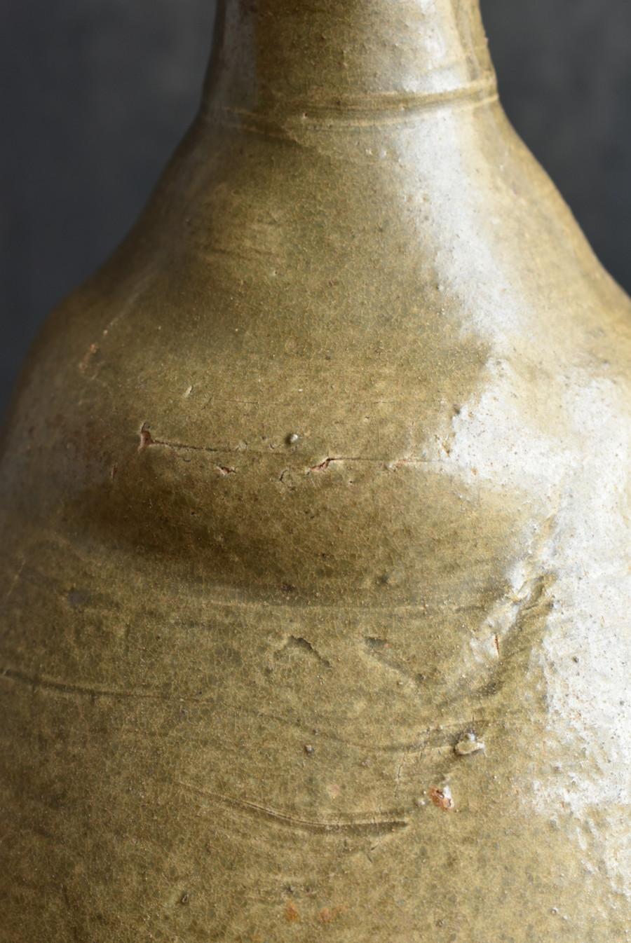 Koreanische sehr alte Keramikvase/10. Jahrhundert bis 14. Jahrhundert/Goryeo Dynasty im Angebot 4