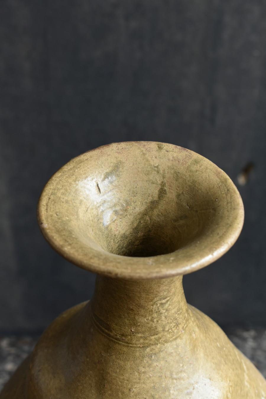 Koreanische sehr alte Keramikvase/10. Jahrhundert bis 14. Jahrhundert/Goryeo Dynasty im Angebot 1