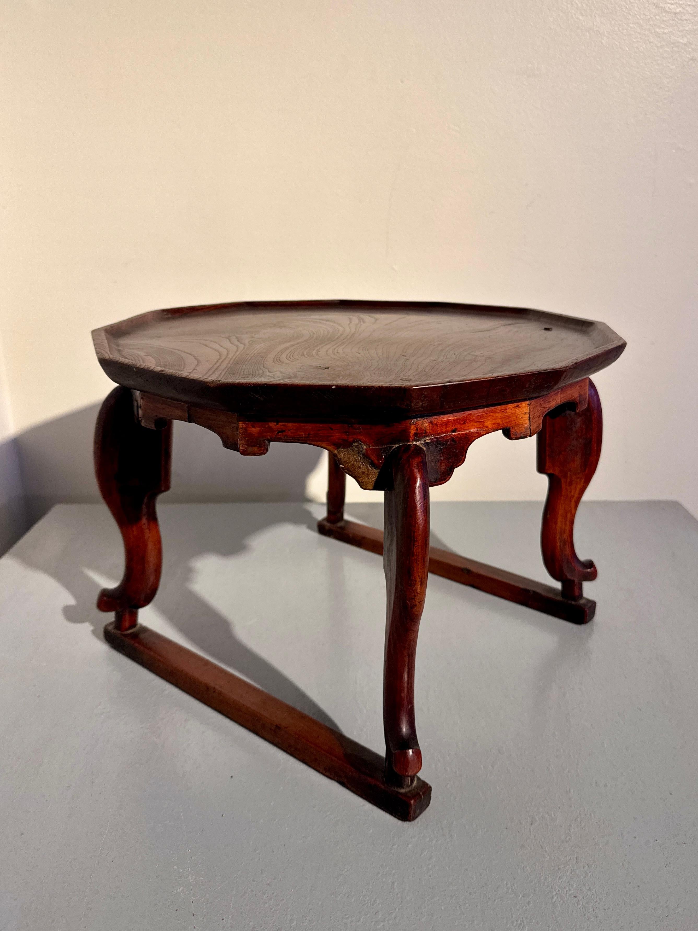 Korean Zelkova Wood Tray Table, Soban, Joseon Dynasty, Mid 19th century, Korea In Good Condition For Sale In Austin, TX