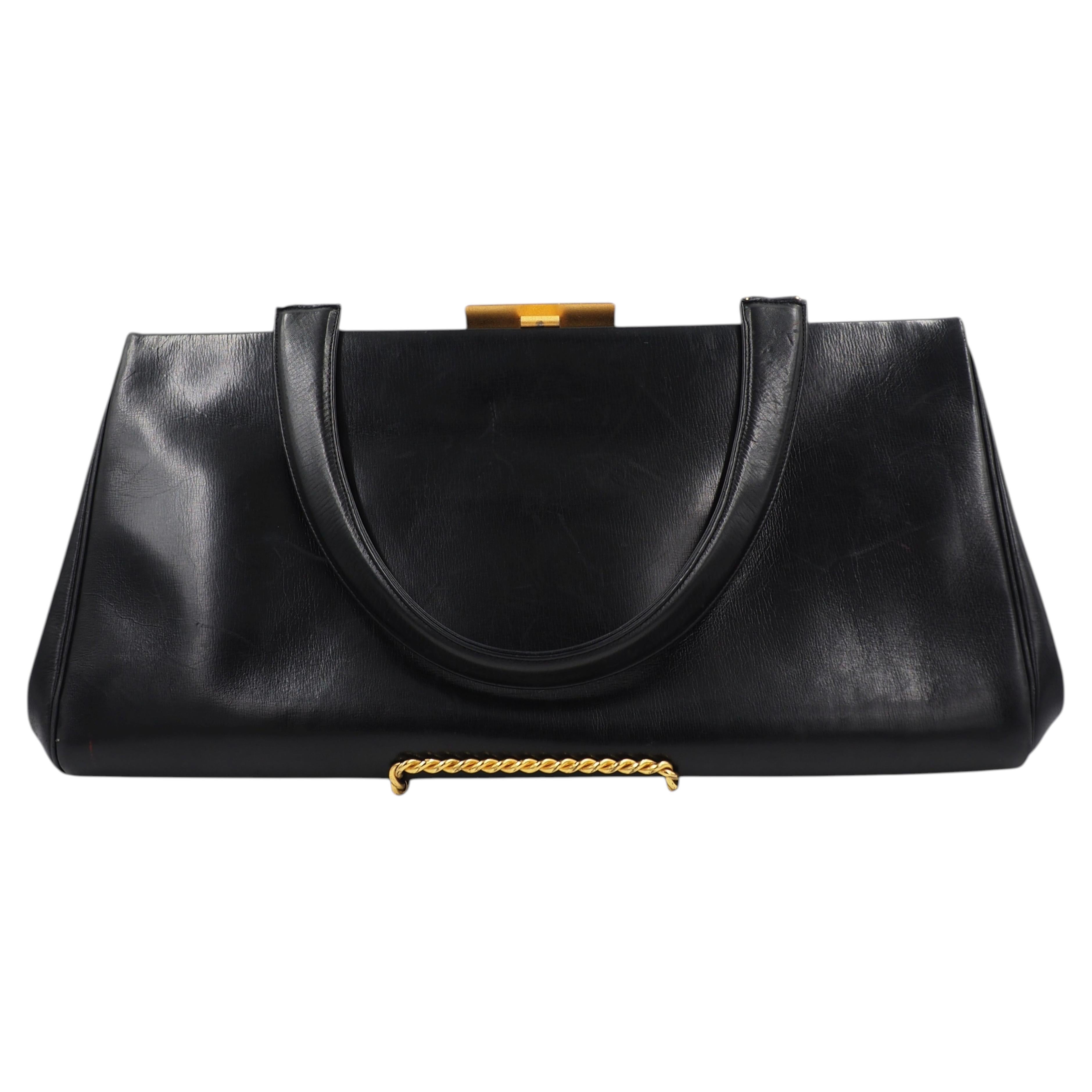 Sac rectangulaire noir Koret avec fermoir doré en vente
