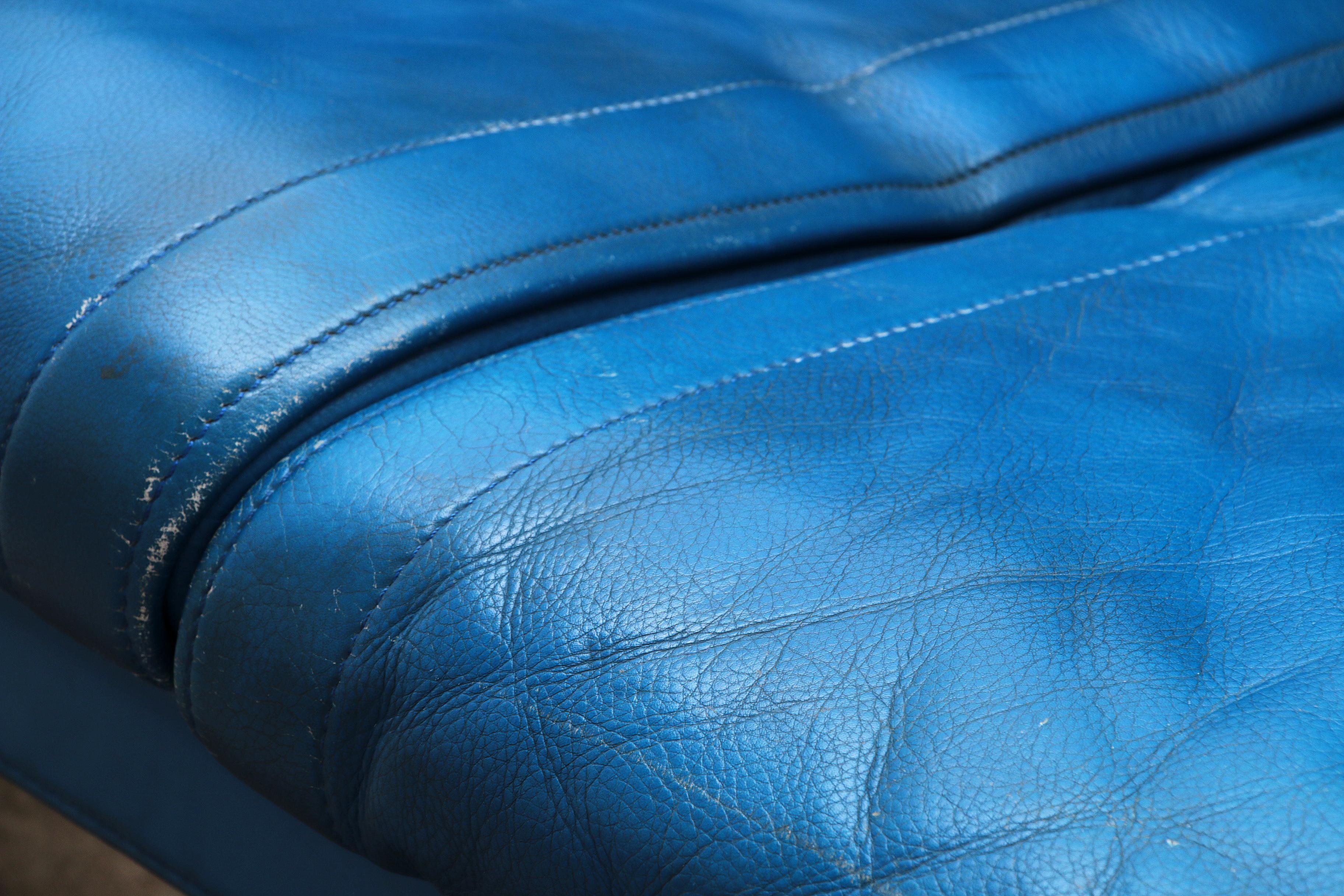 Korium 2-seater sofa blue leather Tito Agnoli for Matteo Grassi, 1970 8