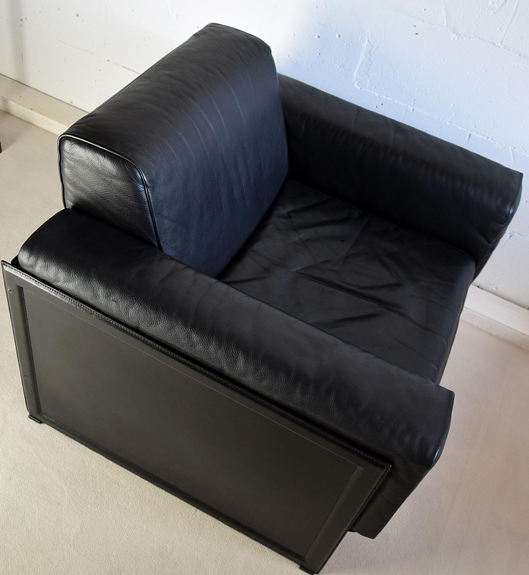 Pair of Korium Black Leather Lounge Chairs by Tito Agnoli for Matteo Grassi For Sale 5