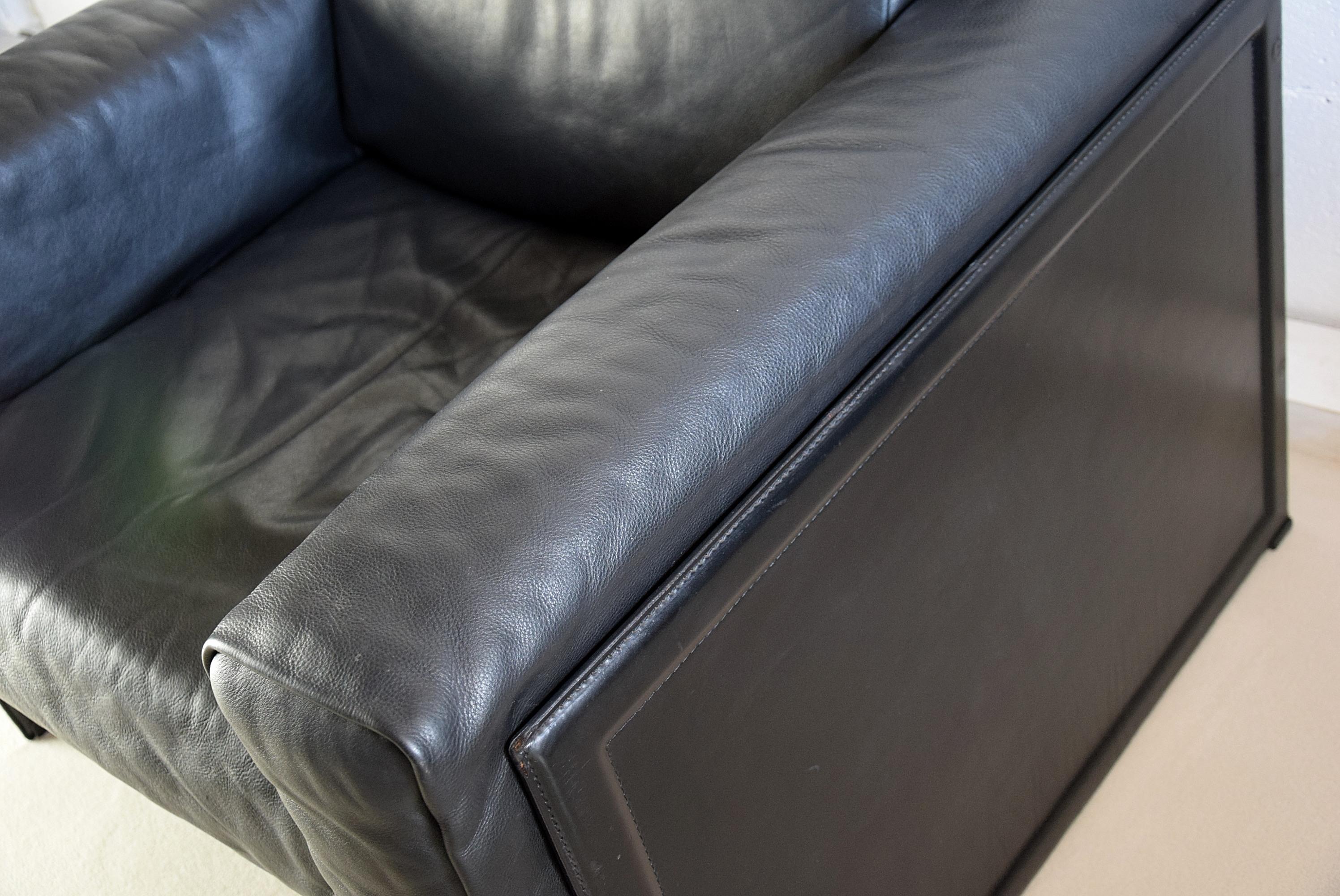 Paar Korium-Loungesessel aus schwarzem Leder von Tito Agnoli für Matteo Grassi im Zustand „Gut“ im Angebot in Weesp, NL