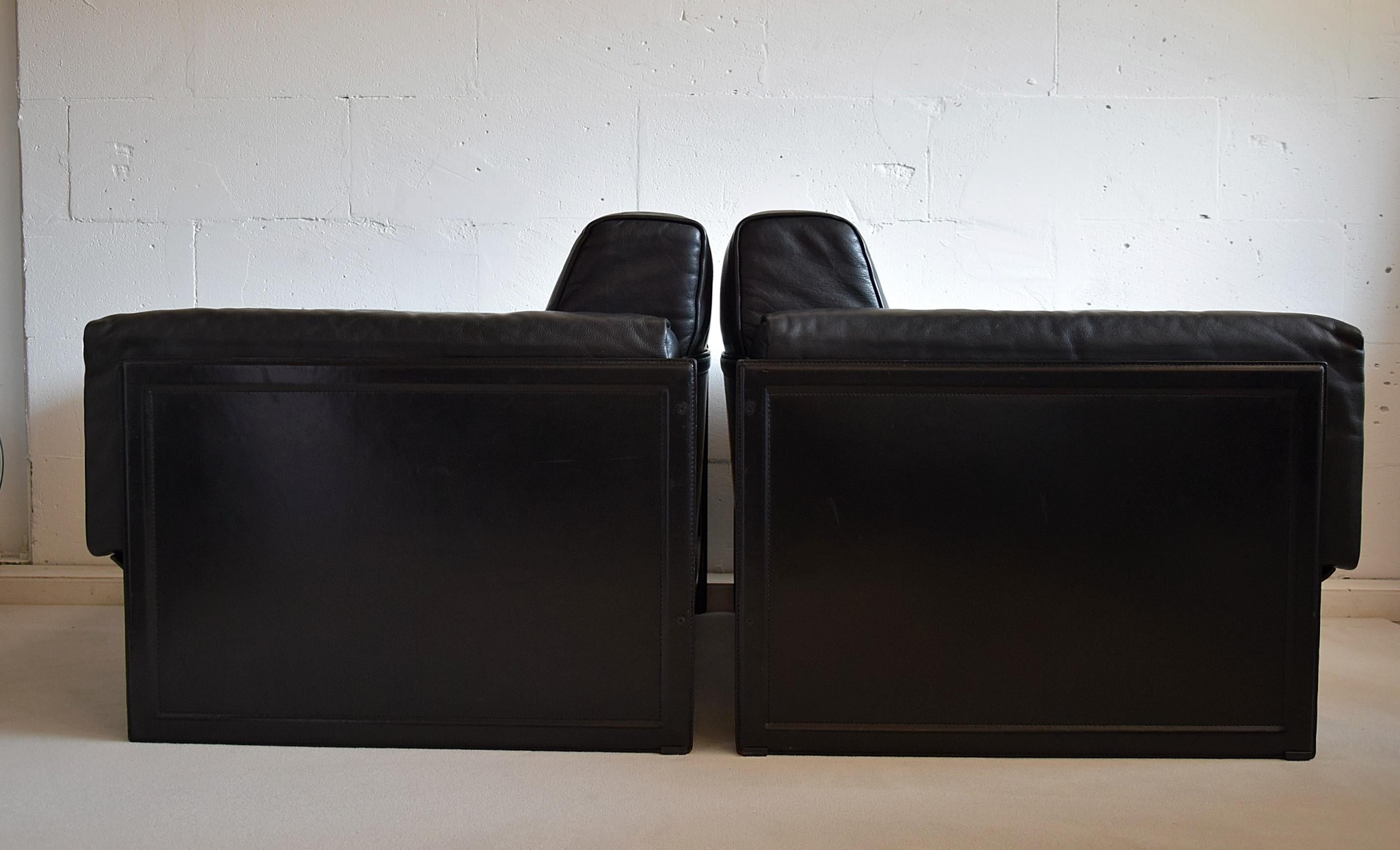 Late 20th Century Pair of Korium Black Leather Lounge Chairs by Tito Agnoli for Matteo Grassi For Sale