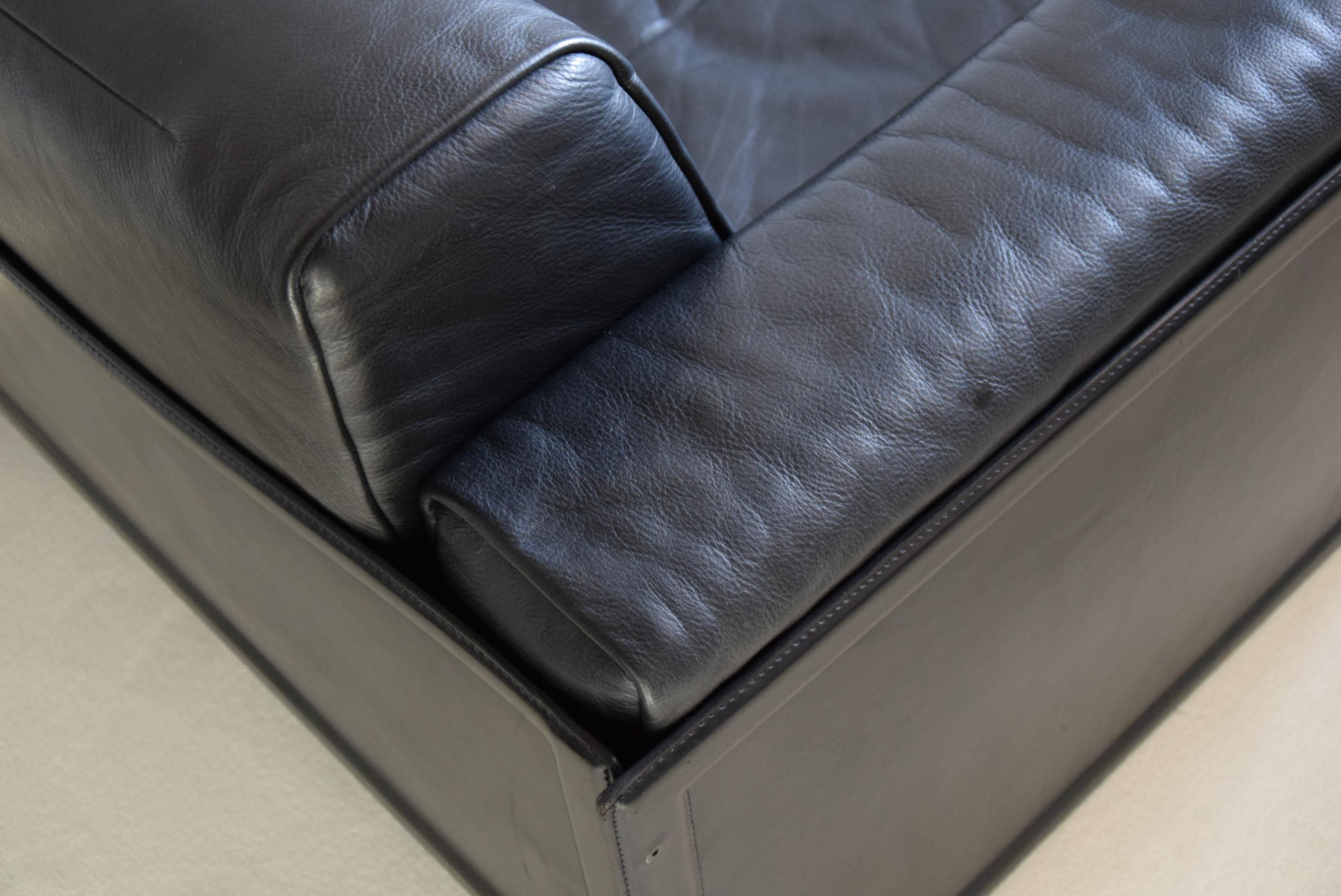 Paar Korium-Loungesessel aus schwarzem Leder von Tito Agnoli für Matteo Grassi im Angebot 2