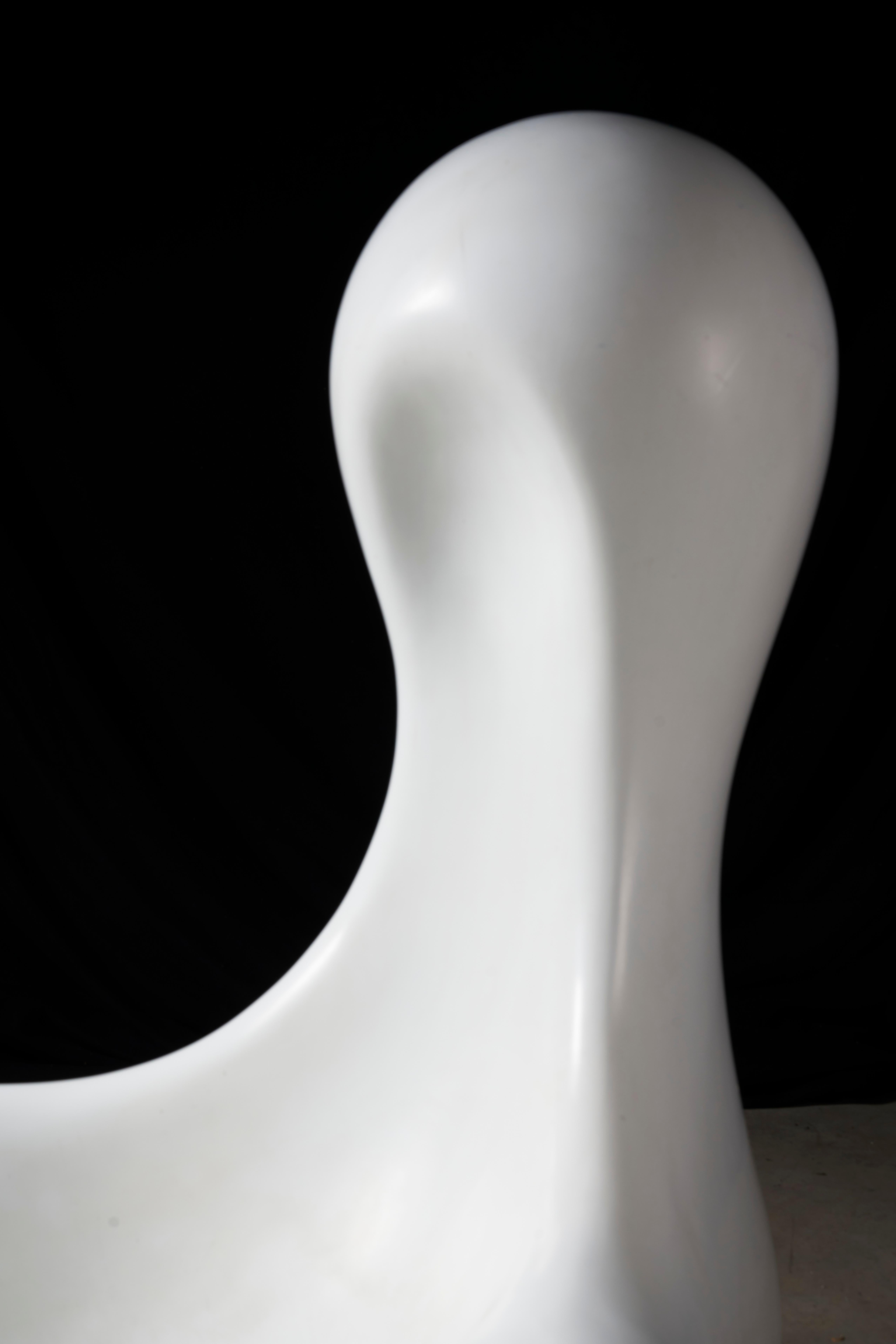 Hand-Crafted Kortekaas Chair in White Fiberglass For Sale