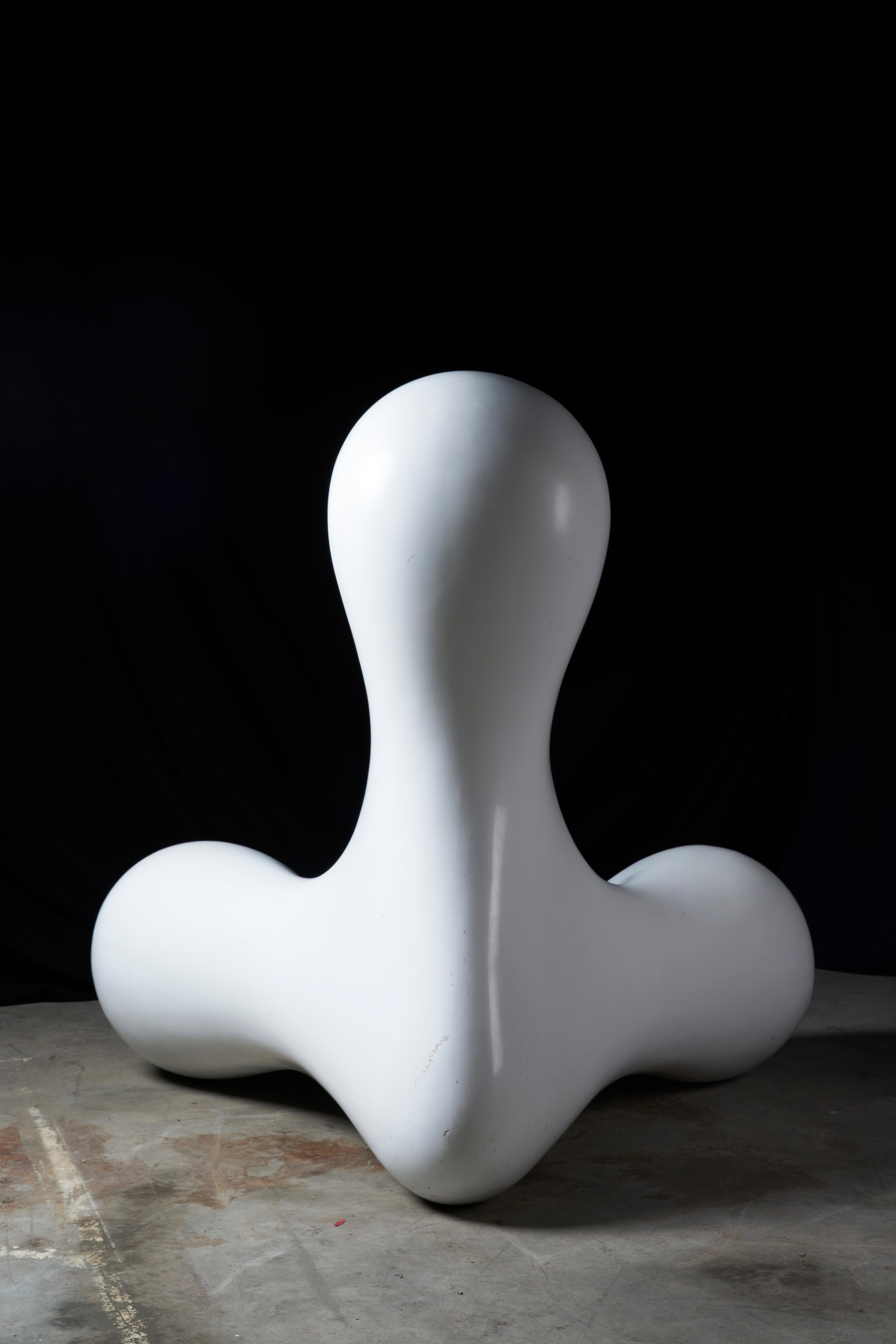 Kortekaas Chair in White Fiberglass For Sale 1