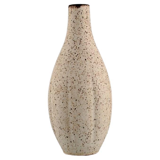 Körting, Deutschland, Einzigartige Vase aus glasiertem Steingut, schöne gesprenkelte Glasur
