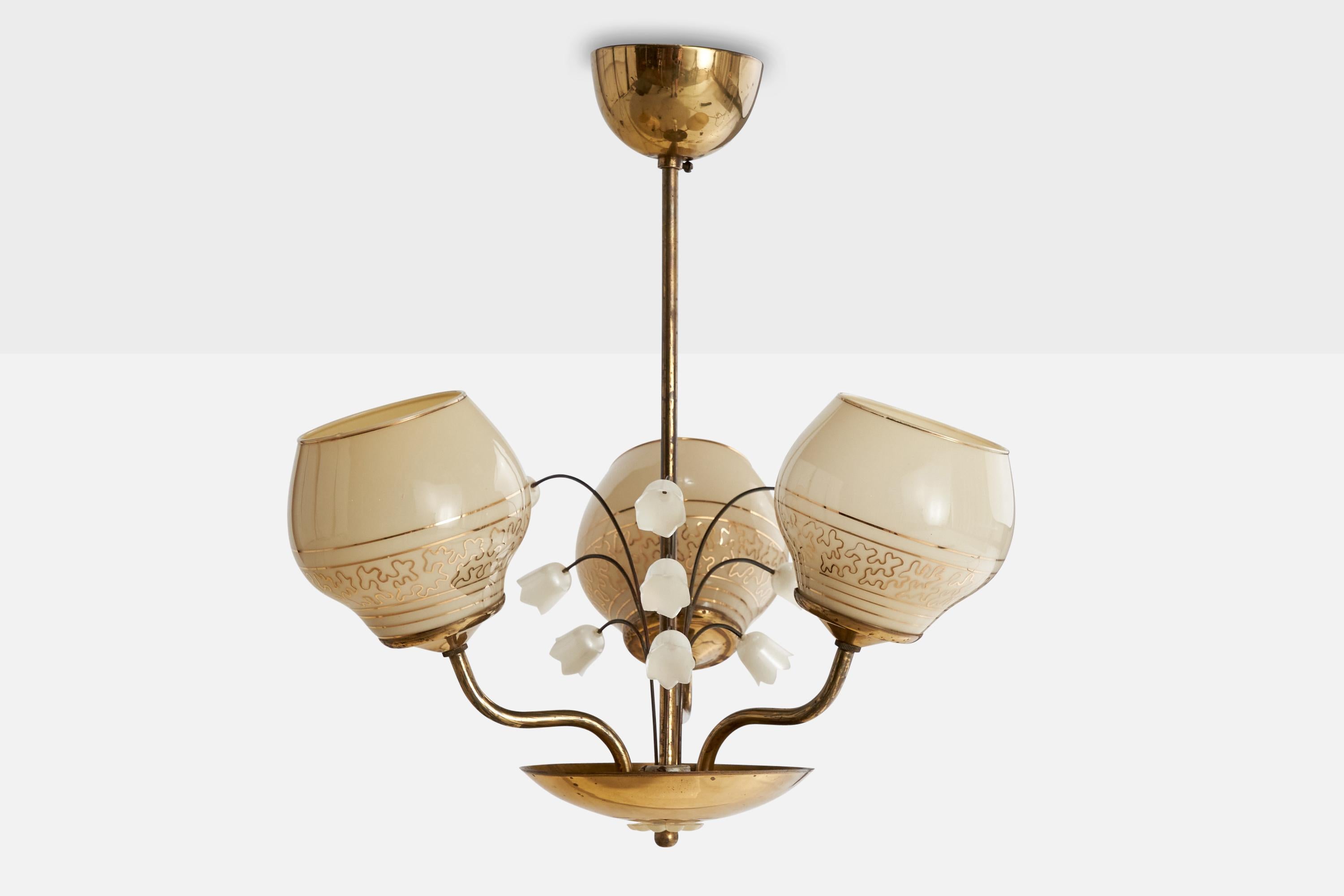 Scandinavo moderno Korumo, lampadario, ottone, acrilico, vetro, Finlandia, anni '40 in vendita