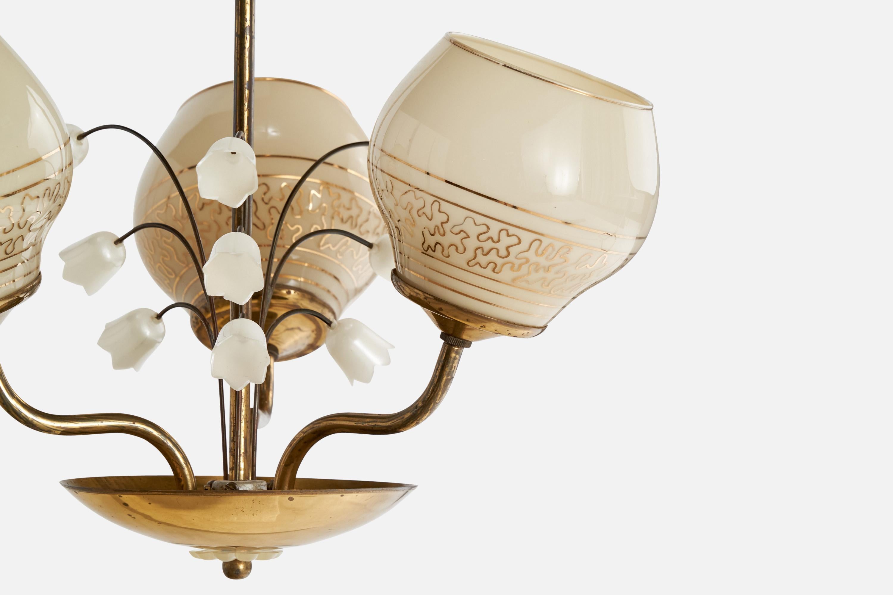 Metà XX secolo Korumo, lampadario, ottone, acrilico, vetro, Finlandia, anni '40 in vendita