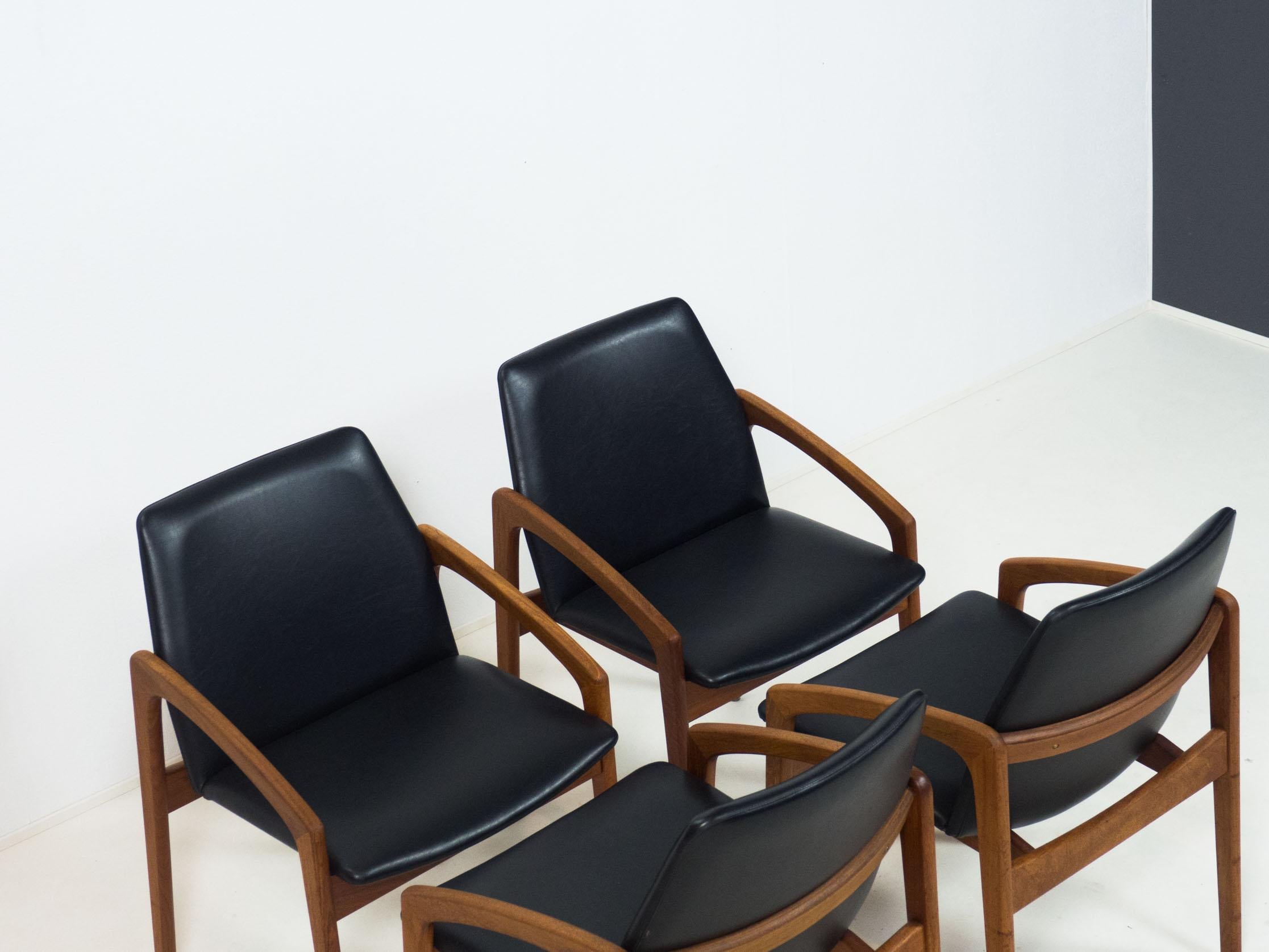 Korup Stolefabrik Set of Four Dining Chairs, Henning Kjaernulf In Good Condition In Heerhugowaard, NL